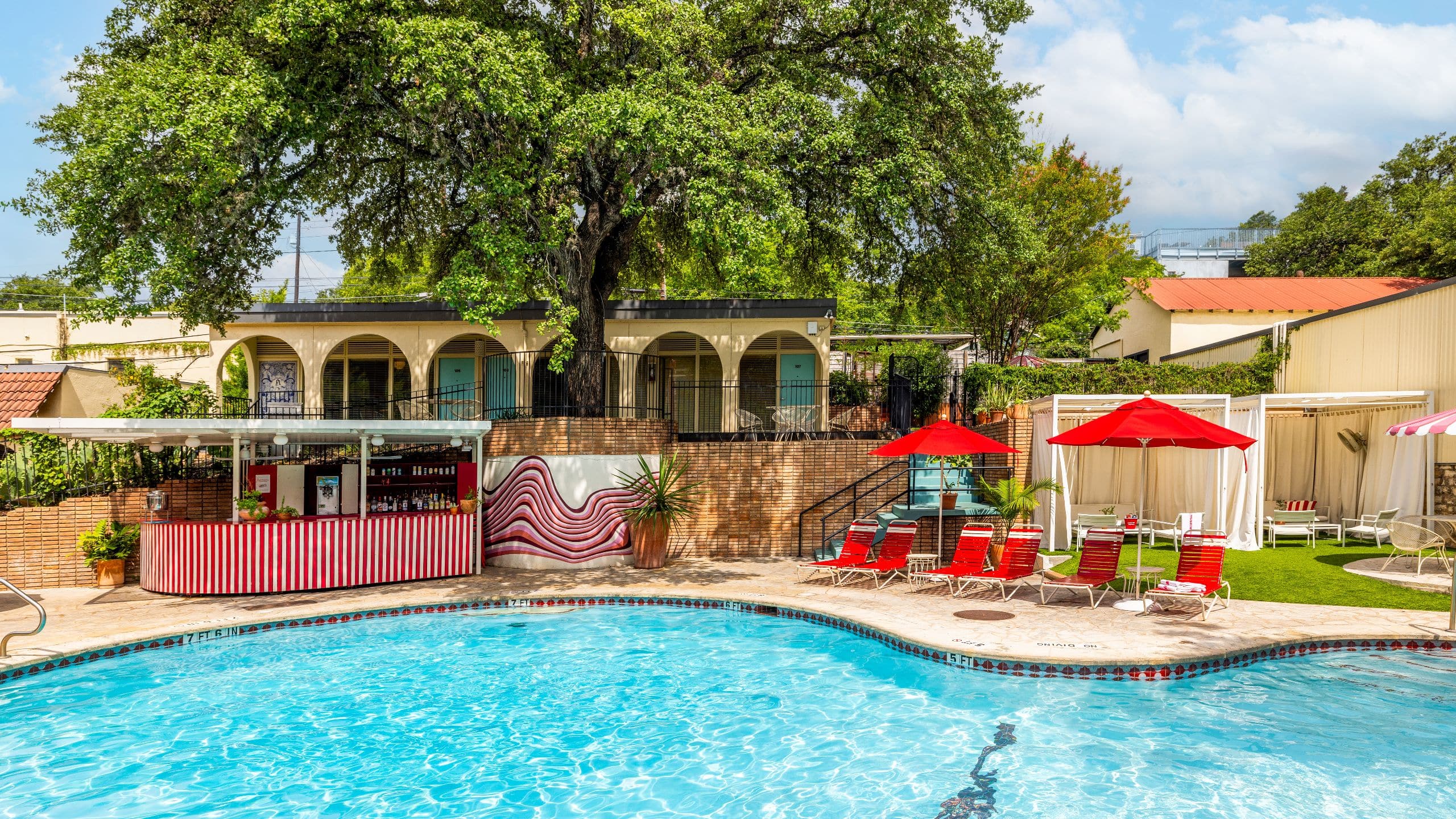Austin Motel, Bunkhouse Hotels Pool Wide Bar Cabanas