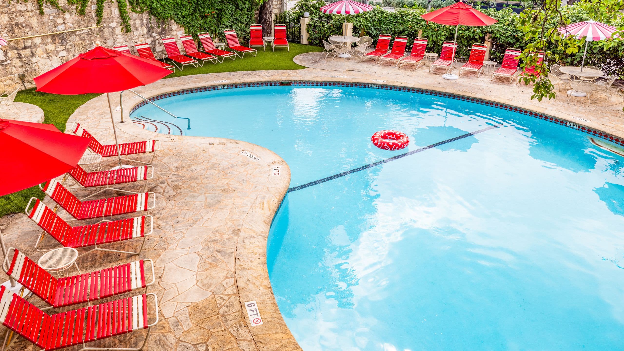 Austin Motel, Bunkhouse Hotels Pool Wide