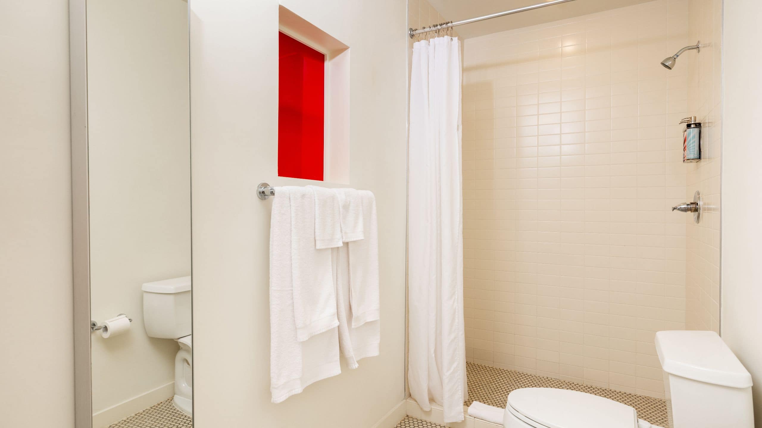 2 of 4 Austin Motel, Bunkhouse Hotels Poolside King Bathroom Wide View