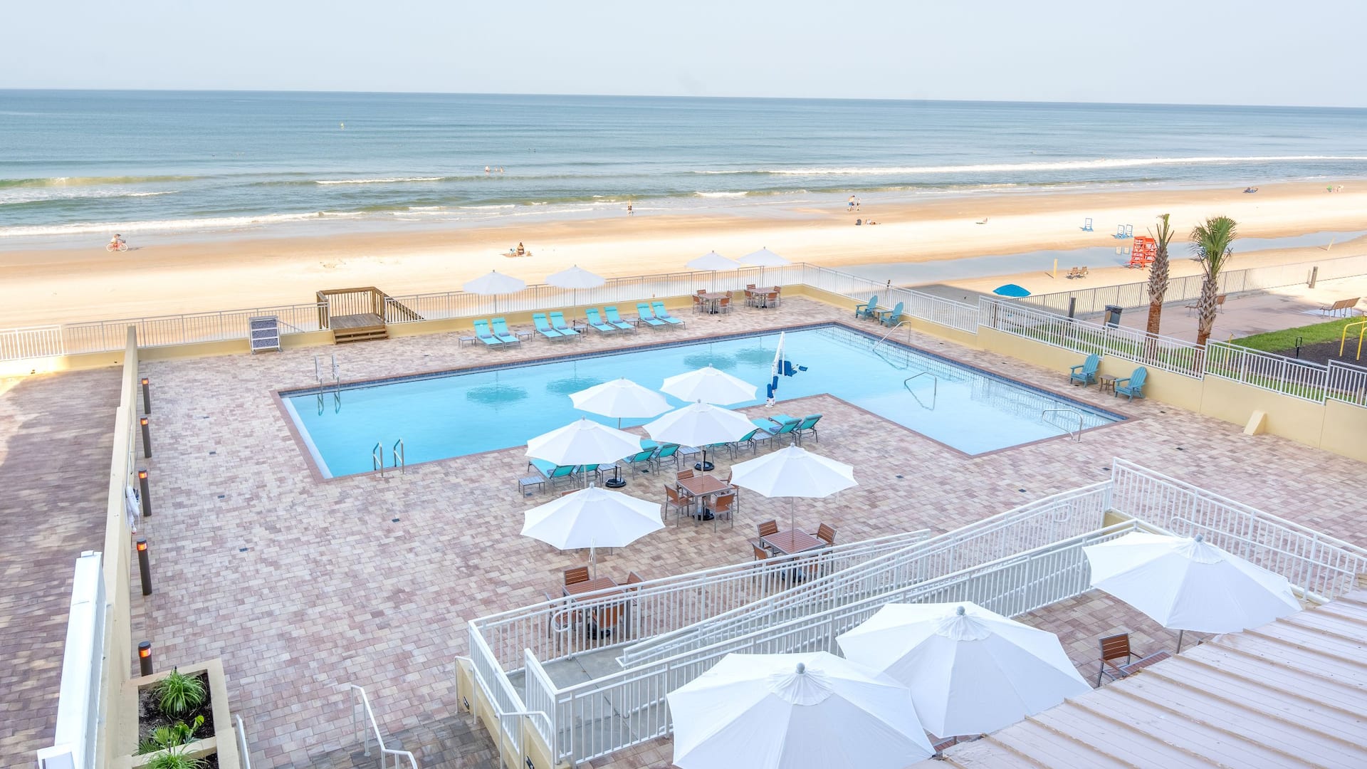 Hyatt Place Daytona Beach - Oceanfront Pool Deck And Beach