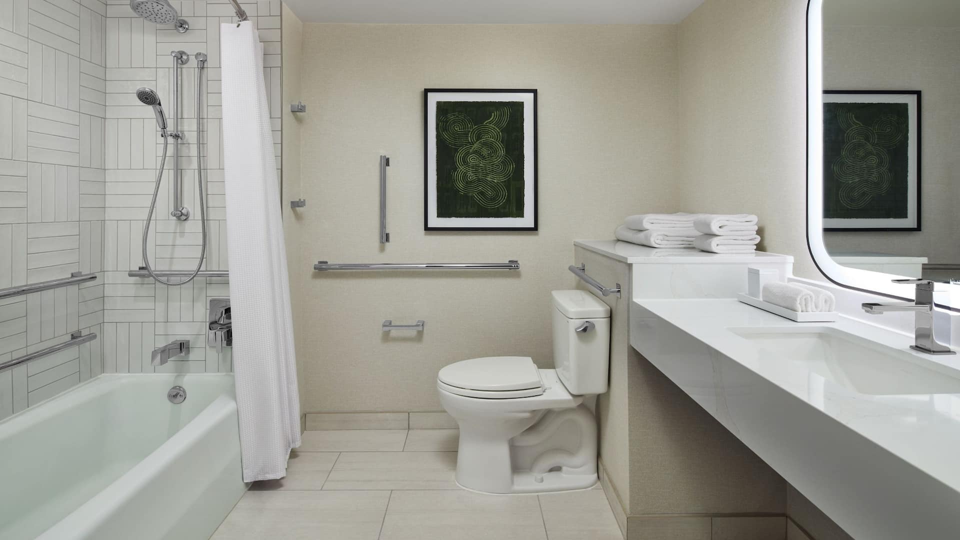 2 de 2 Hyatt Regency Washington on Capitol Hill Accessible Tub Shower