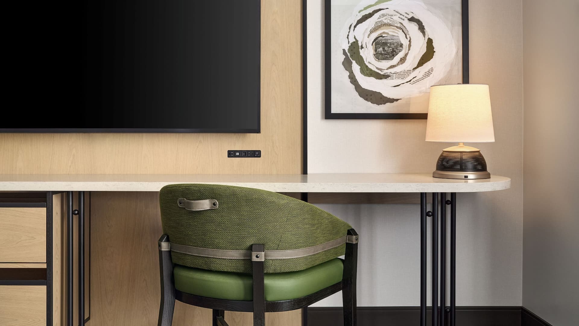 Hyatt Regency Washington on Capitol Hill Bedroom Detail Desk Area