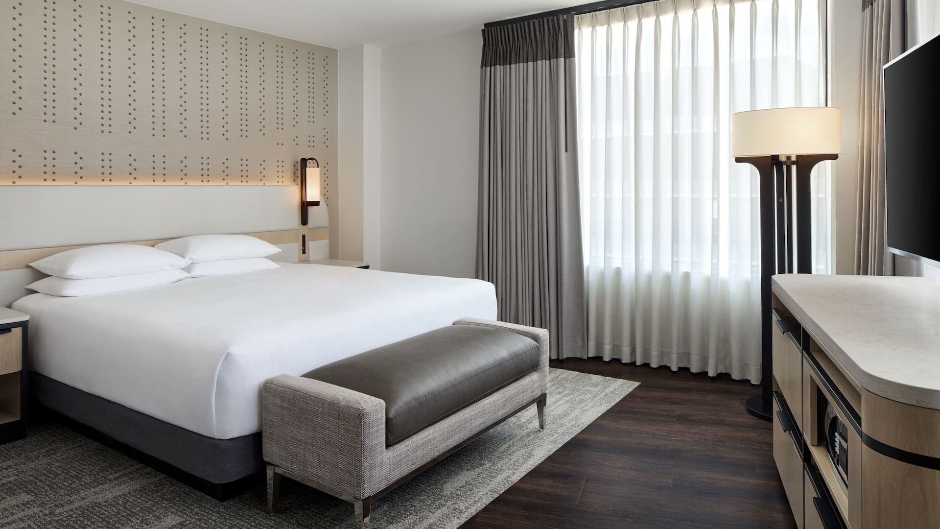 Hyatt Regency Washington on Capitol Hill Executive Suite Bedroom