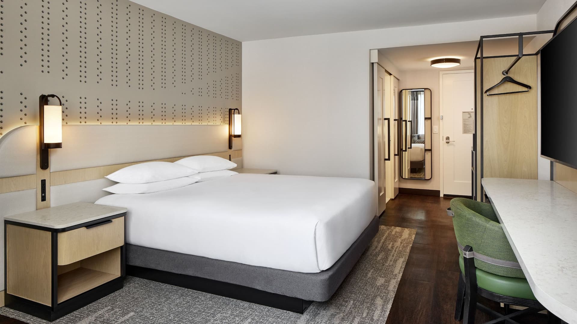 Hyatt Regency Washington on Capitol Hill King Sofa Reverse