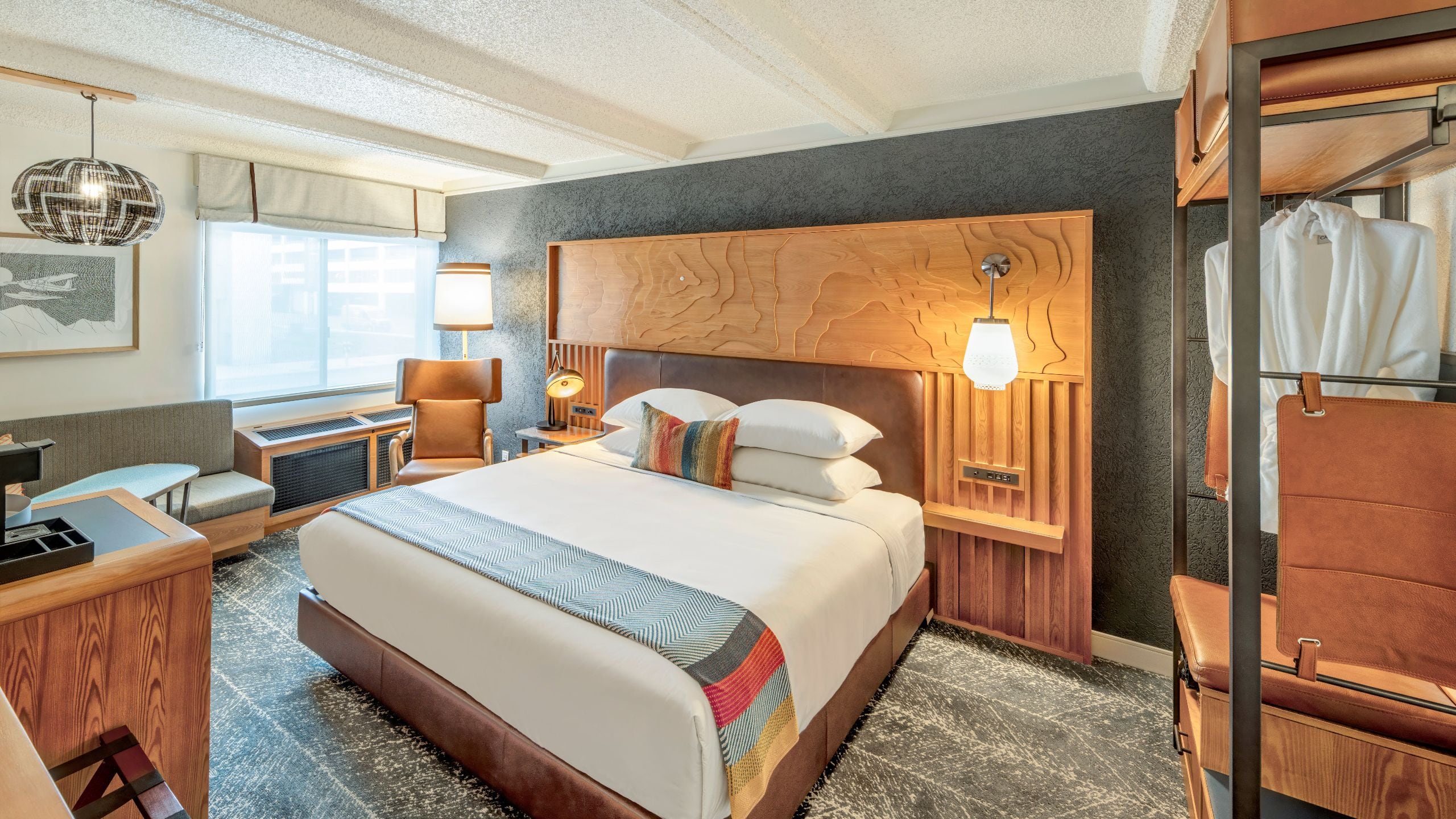 The Wildbirch Hotel King Bed And Urban Suite