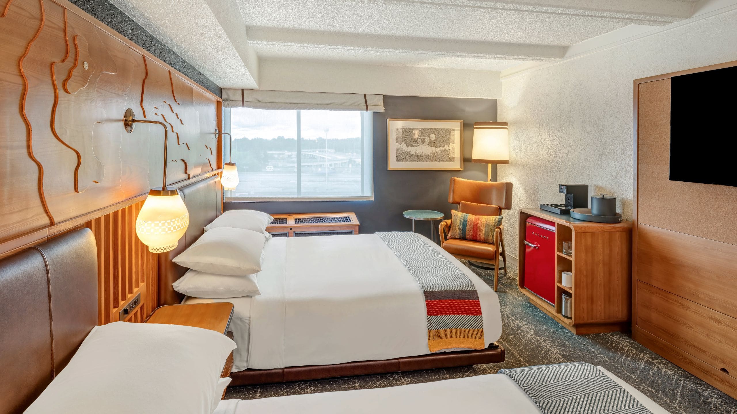 第 4，共 5 The Wildbirch Hotel Two Queen Beds With Accessible Shower Facing Window