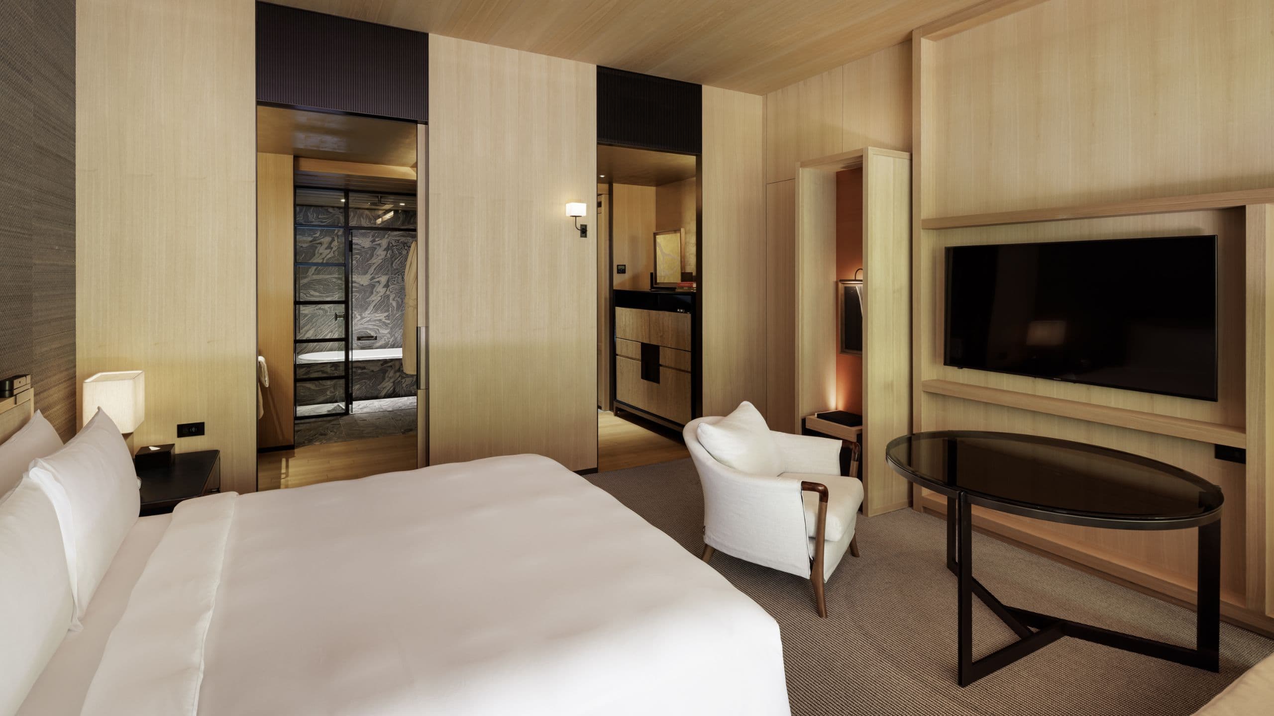 Park Hyatt Kyoto King Bed Reverse Angle