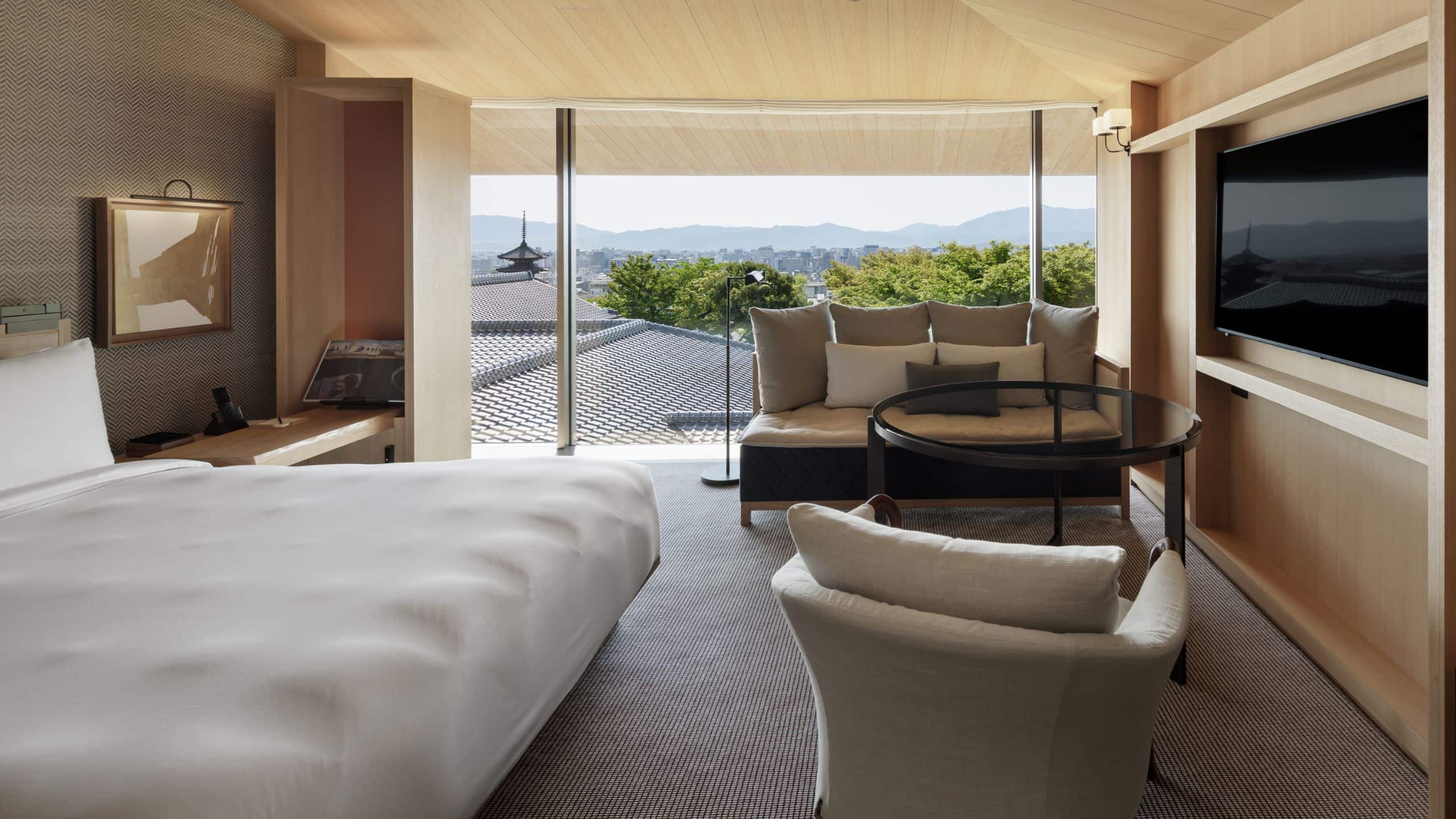 2 of 7 Park Hyatt Kyoto Pagoda View King 712