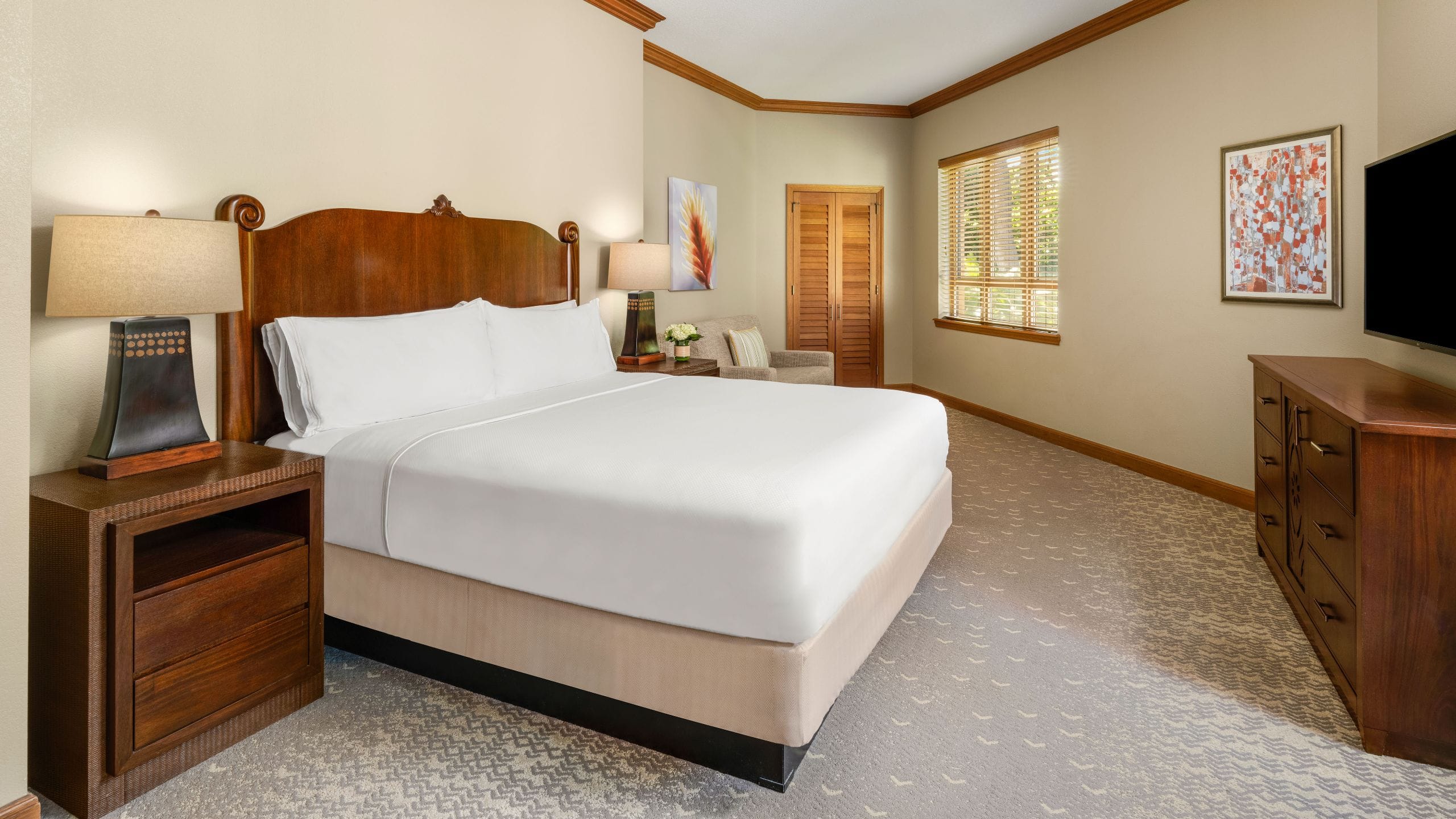 Hyatt Vacation Club at Ka’anapali Beach Primary Bedroom With Tv