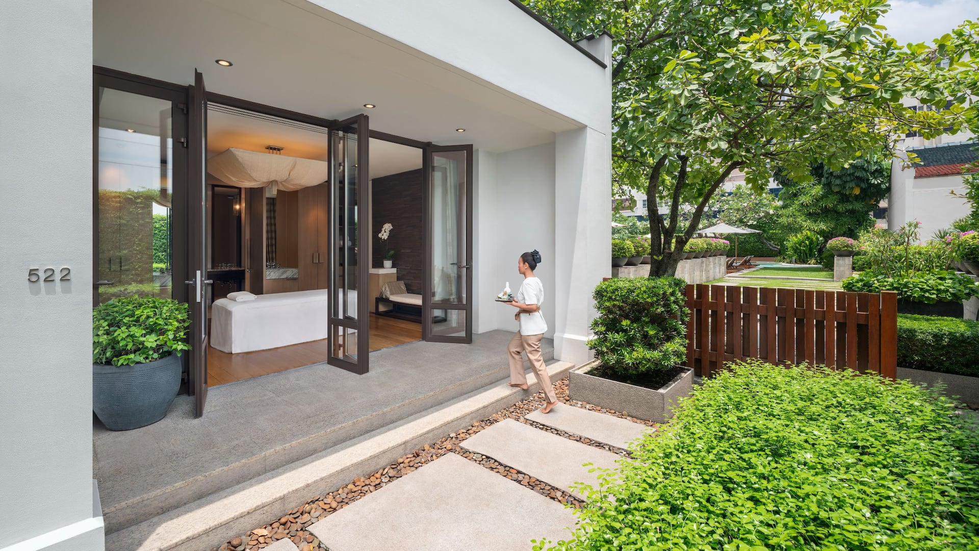 Grand Hyatt Erawan Bangkok Spa Treatment Room Garden Model Walking