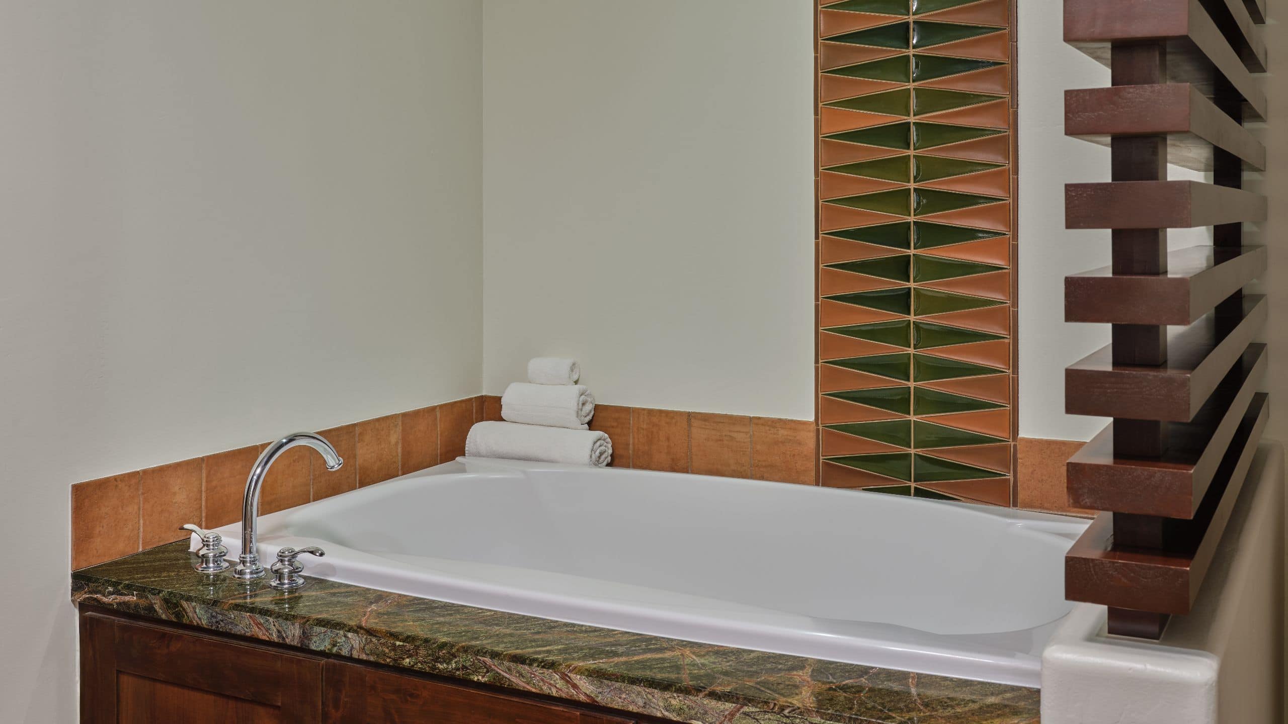 7 de 8 Hyatt Vacation Club at Piñon Pointe Room Bathroom Tub
