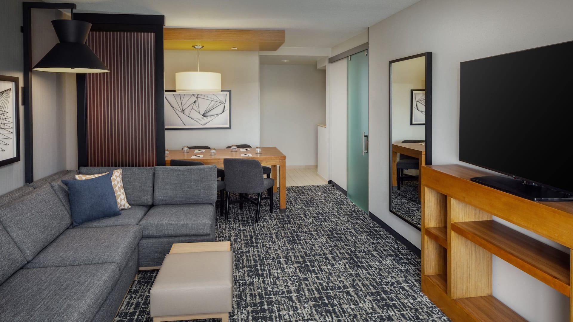 Hyatt Place Chicago/Midway Airport Boardroom Suite Living And Meeting Area