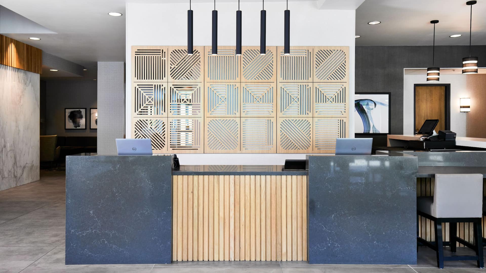 Hyatt Place Salt Lake City/Downtown/The Gateway Front Desk Straight