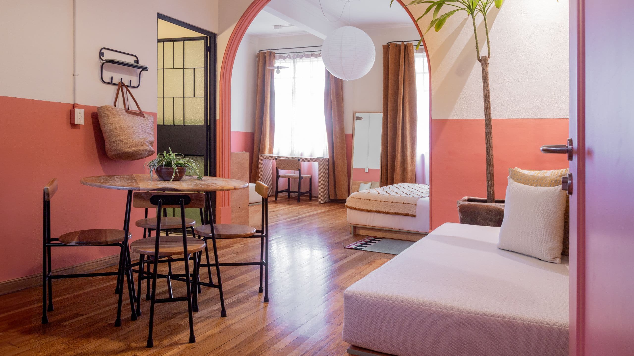 Hotel San Fernando, Bunkhouse Hotels Casita Entryway Couch