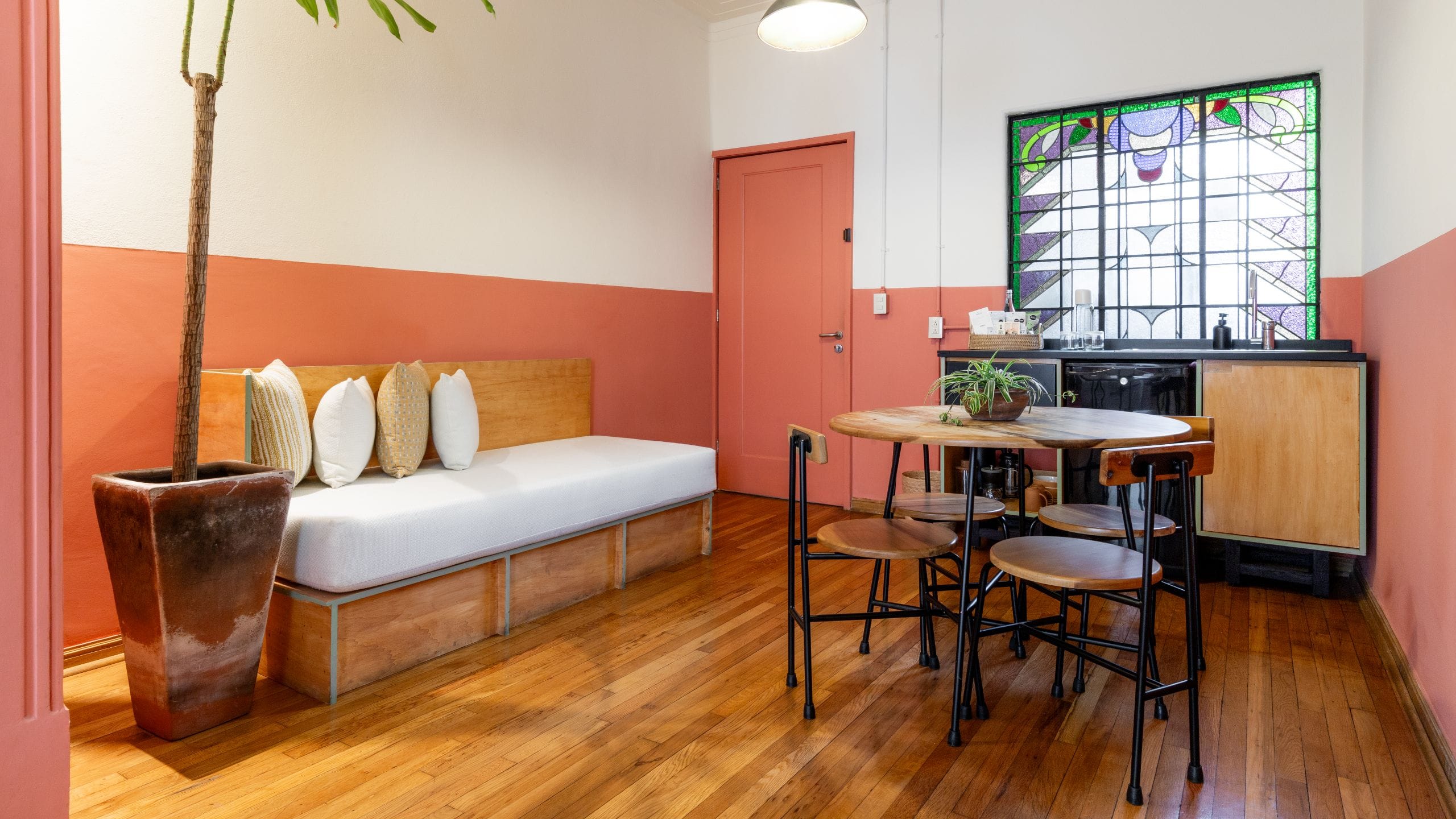 Hotel San Fernando, Bunkhouse Hotels Casita Entryway Kitchenette