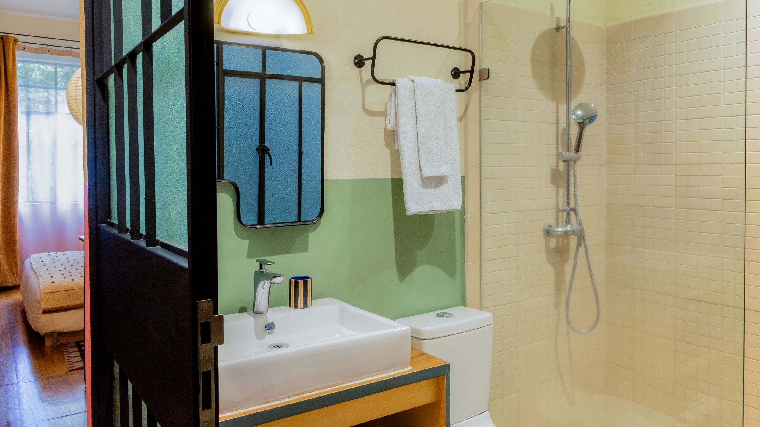 3 de 4 Hotel San Fernando, Bunkhouse Hotels Sencilla Bathroom