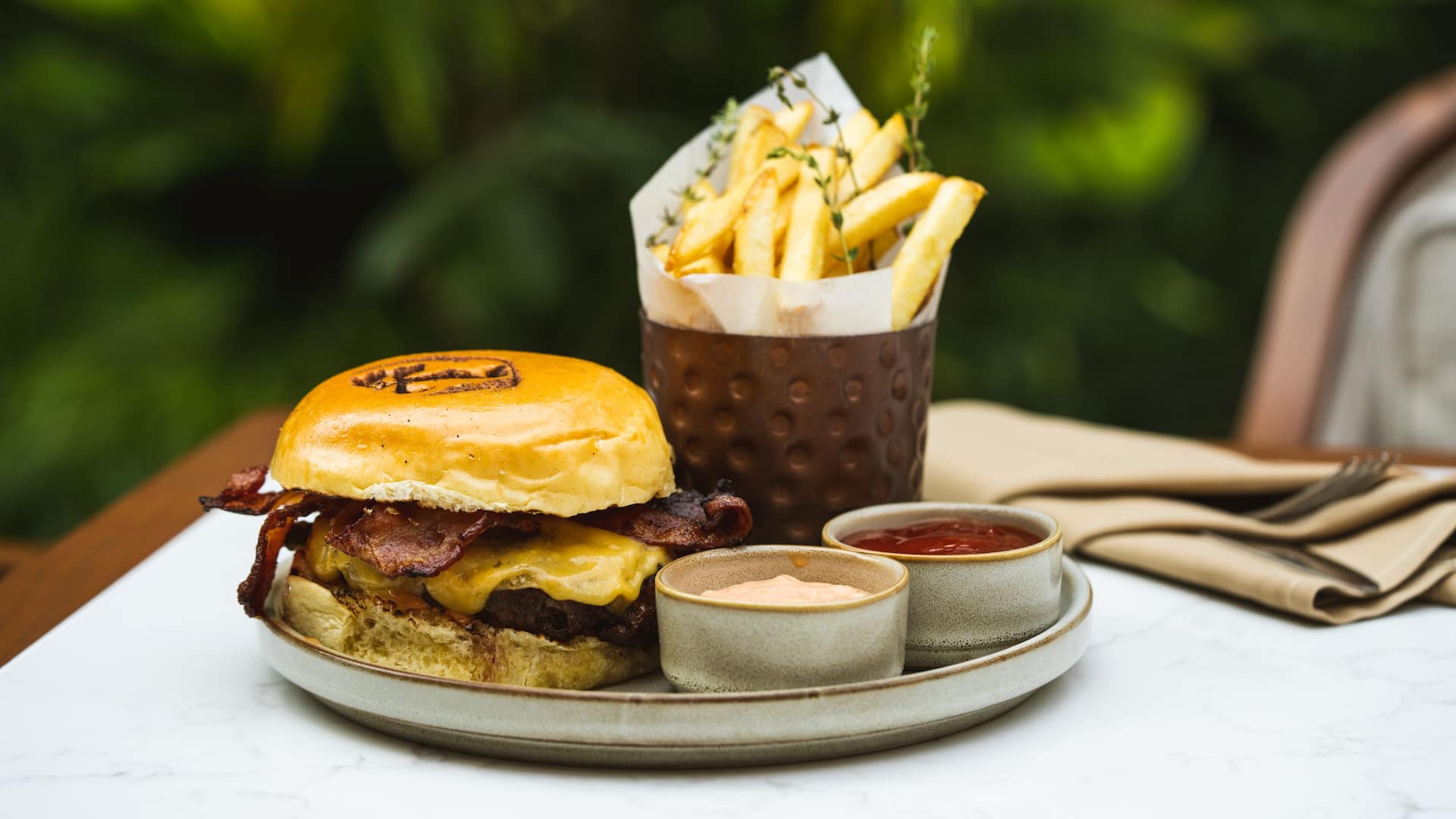 Hyatt Regency Greenwich Townsend Burger