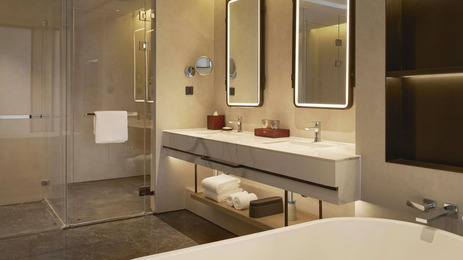 Hyatt Place Kunshan Gaoxin King Bed Suite Bathroom