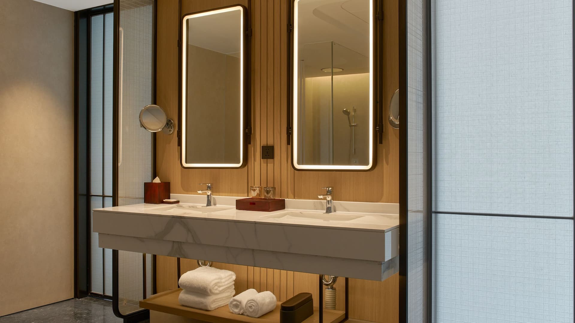 Hyatt Place Kunshan Gaoxin Deluxe Suite King Bed Bathroom