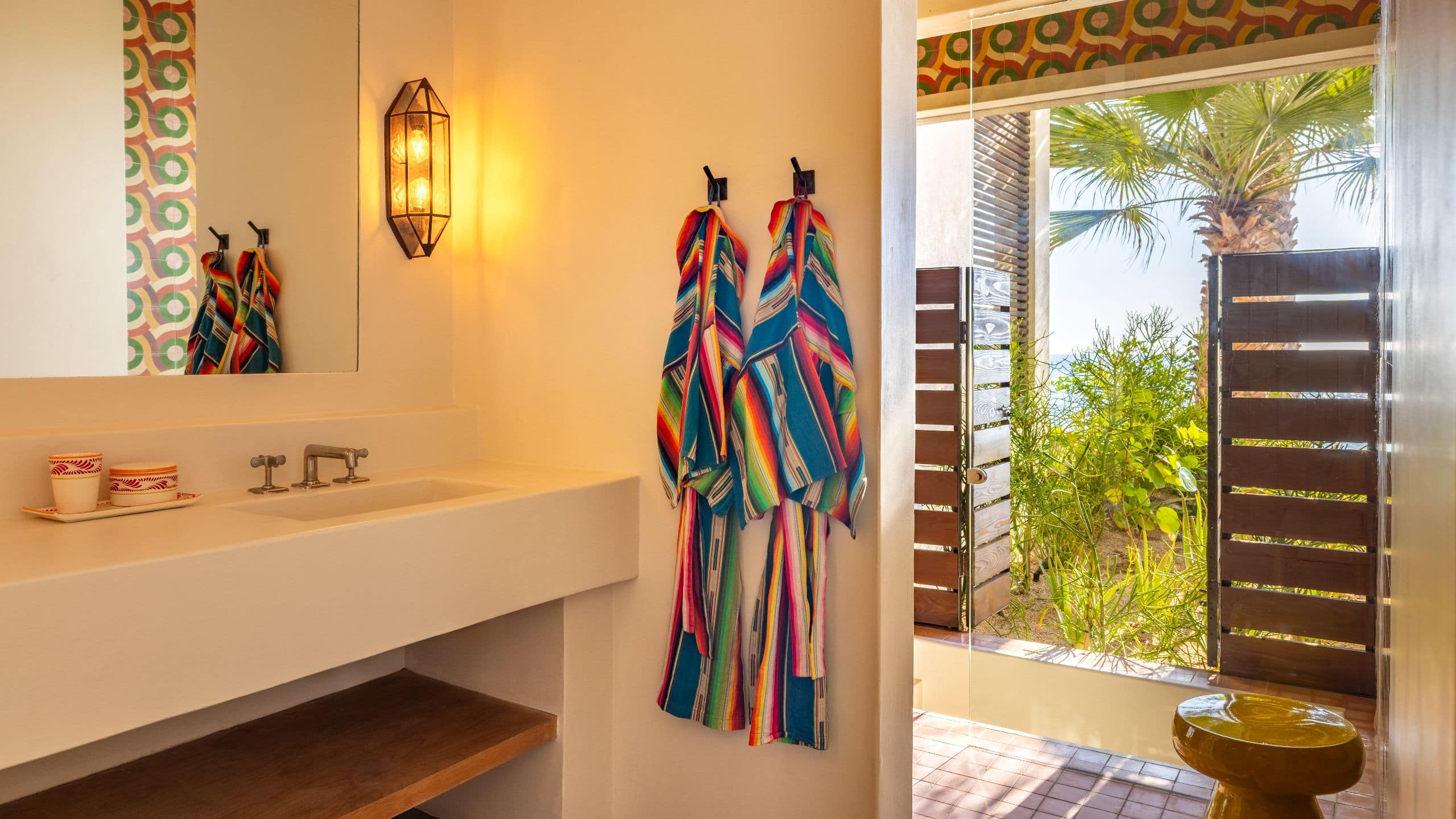 4/5 Hotel San Cristóbal, Bunkhouse Hotels Ocean Suite With Plunge Pool Bathroom