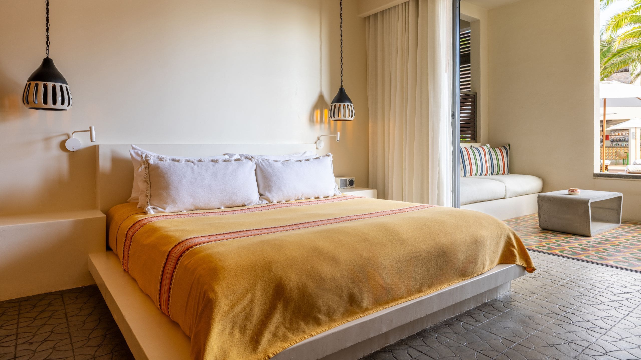 1/4 Hotel San Cristóbal, Bunkhouse Hotels Poolside King Bed