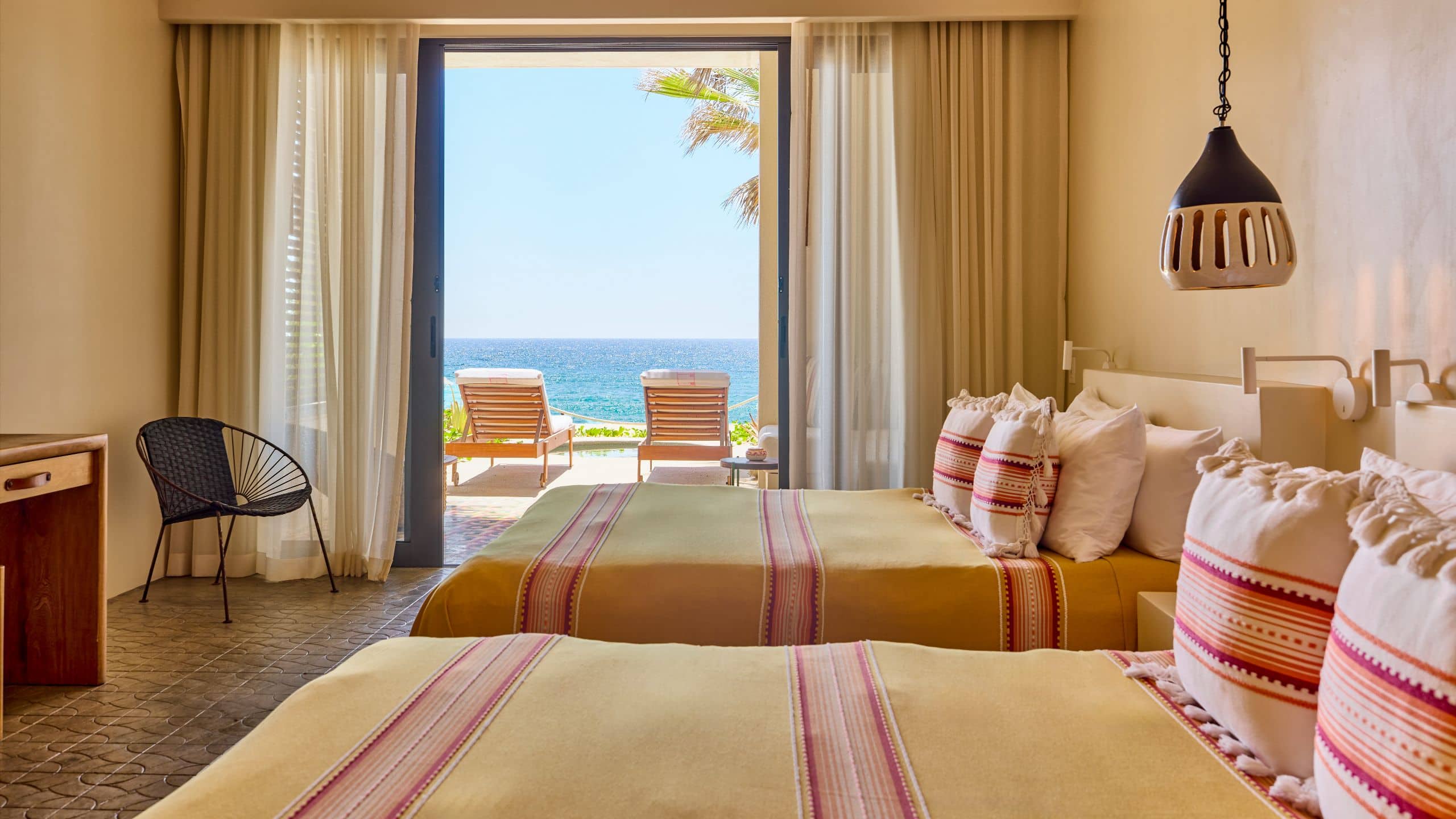 3/4 Hotel San Cristóbal, Bunkhouse Hotels Sea Queen With Plunge Pool