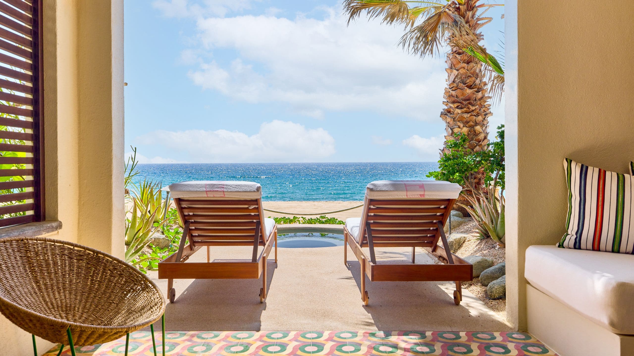 2/4 Hotel San Cristóbal, Bunkhouse Hotels Sea Queen With Plunge Pool Chairs