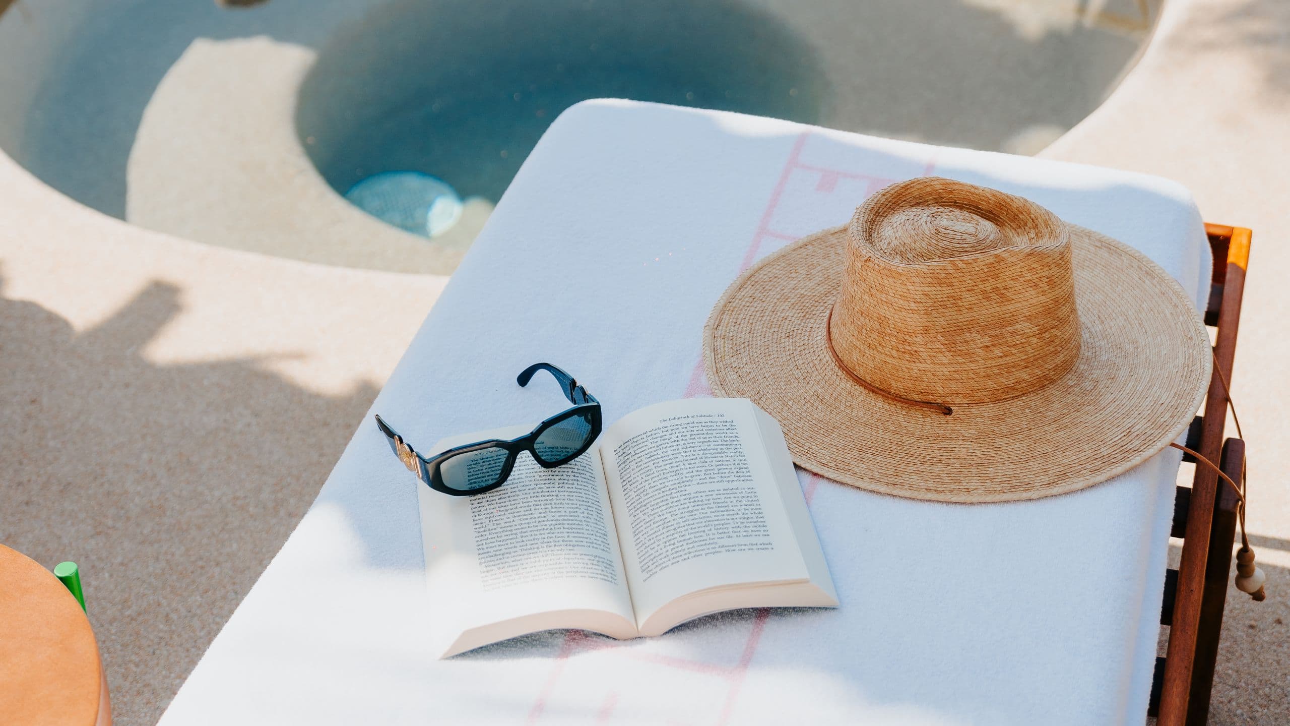 Hotel San Cristóbal, Bunkhouse Hotels Plunge Pool Hat And Glasses