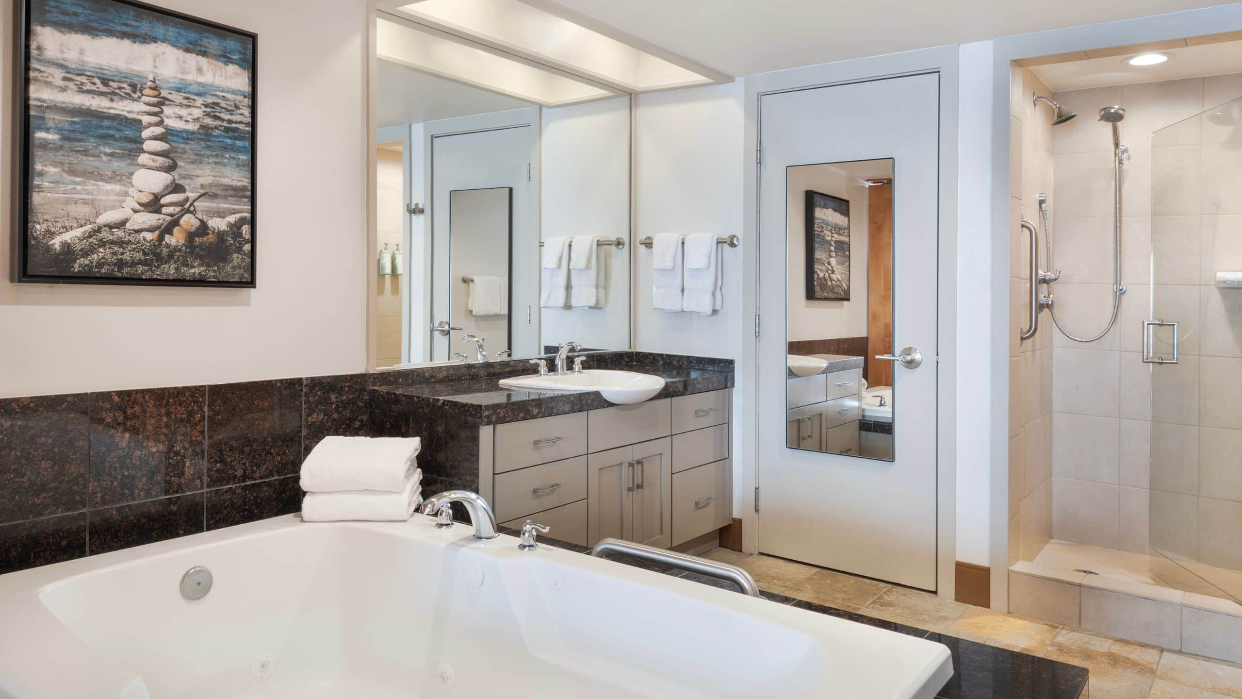 4/5 Hyatt Vacation Club at Highlands Inn Bathroom