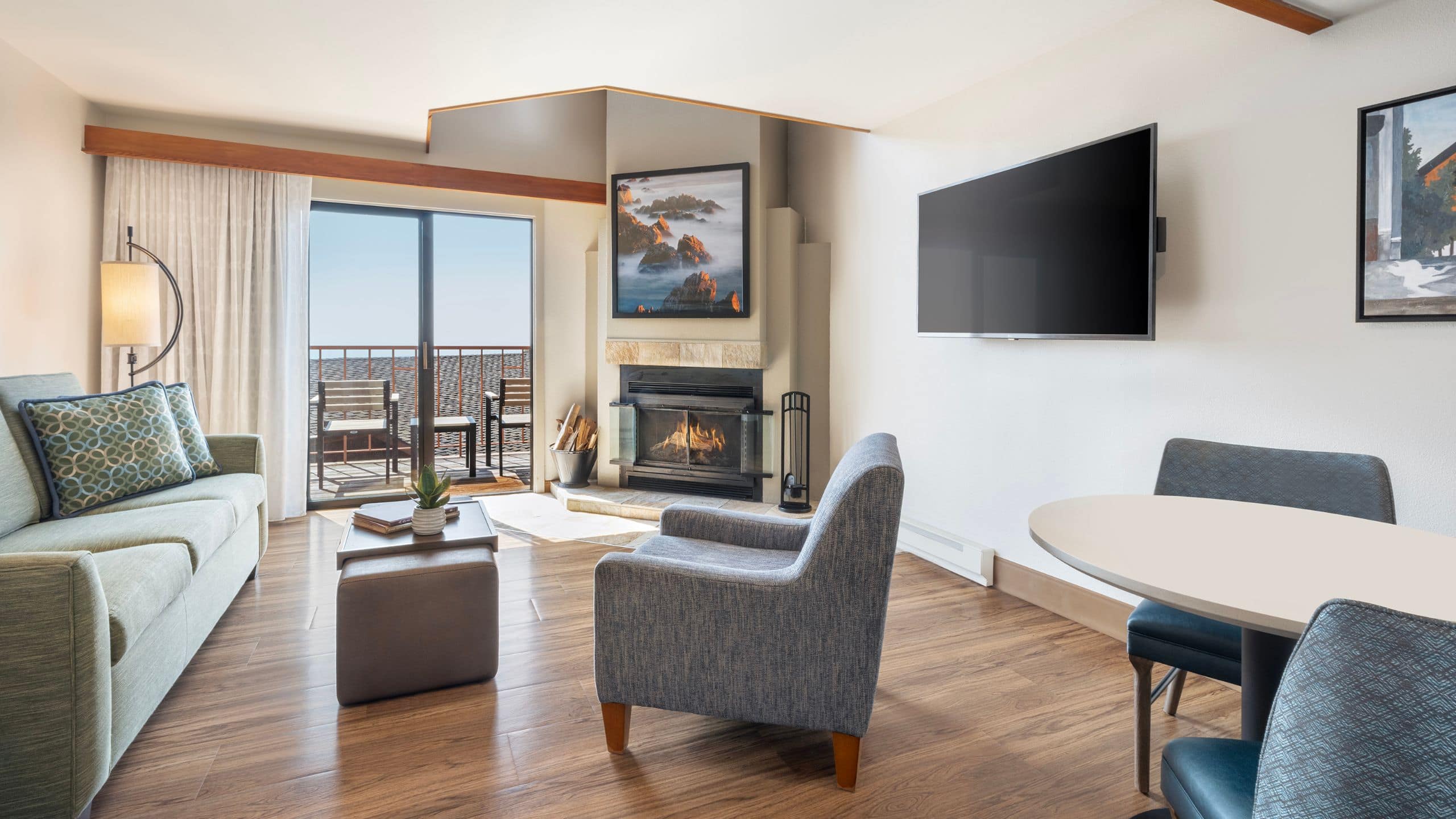 2/5 Hyatt Vacation Club at Highlands Inn Living Room