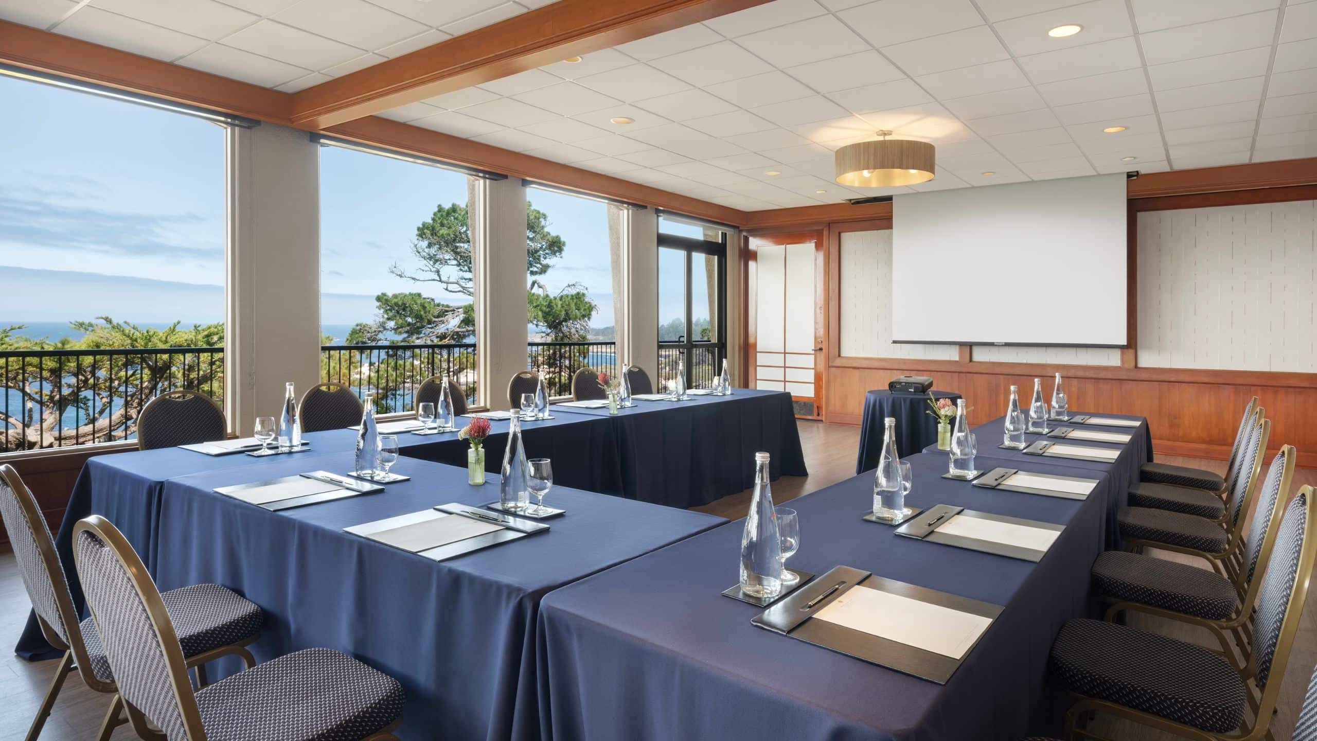 Hyatt Carmel Highlands Surf Room U Shaped Overall