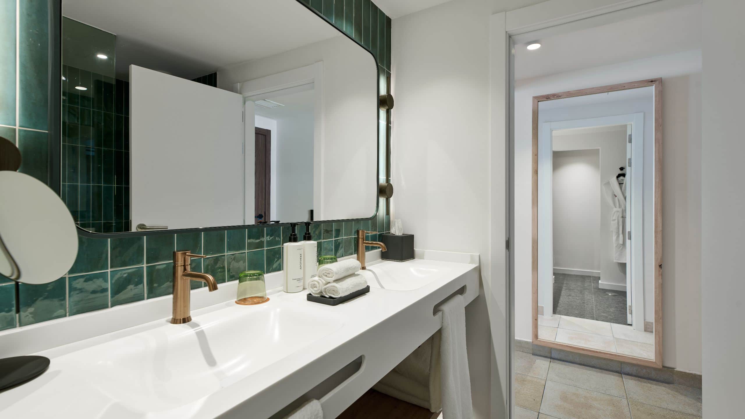 第 2，共 4 Sarena de Muro Resort Mallorca Bath Double Deluxe King Bed