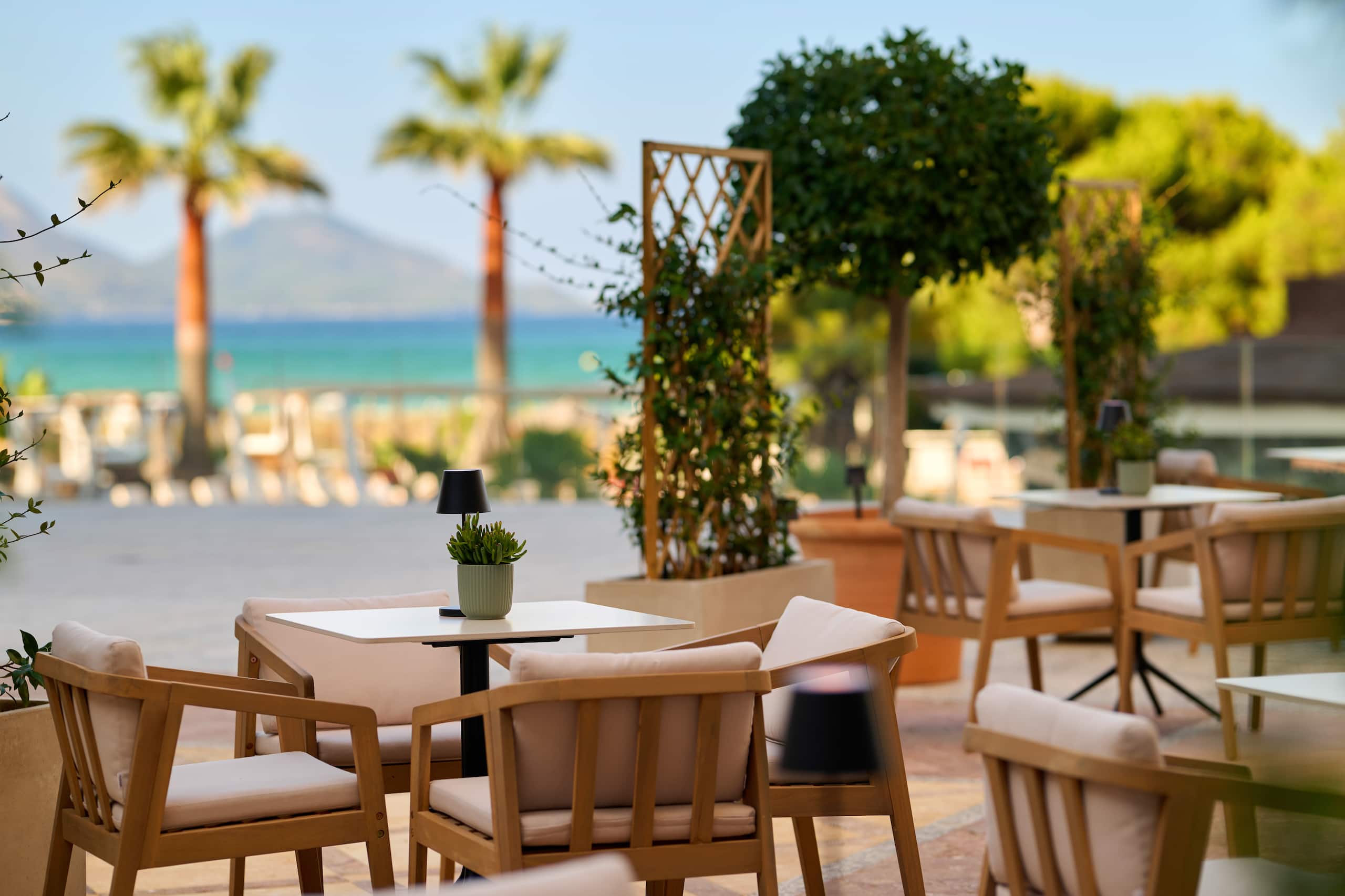 Sarena de Muro Resort Mallorca Opalo Lounge Table