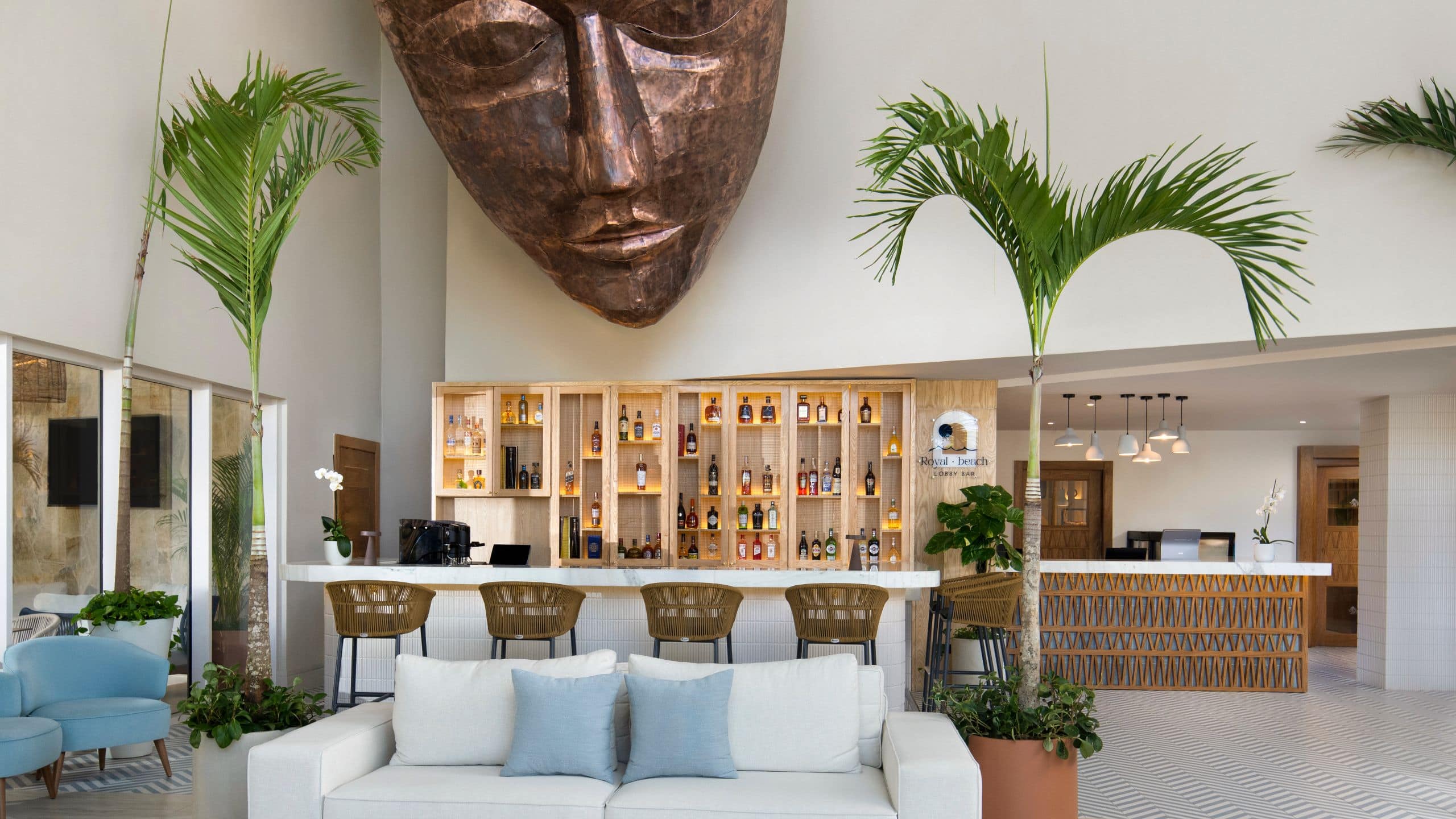 Royal Beach Hotel Punta Cana Lobby Bar And Seating Area
