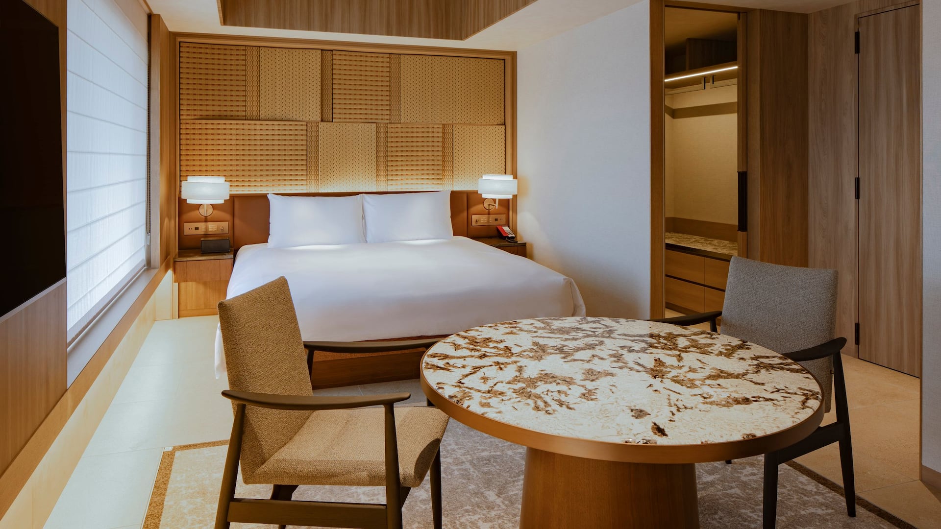 Grand Hyatt Fukuoka Club King Premium Bed Living