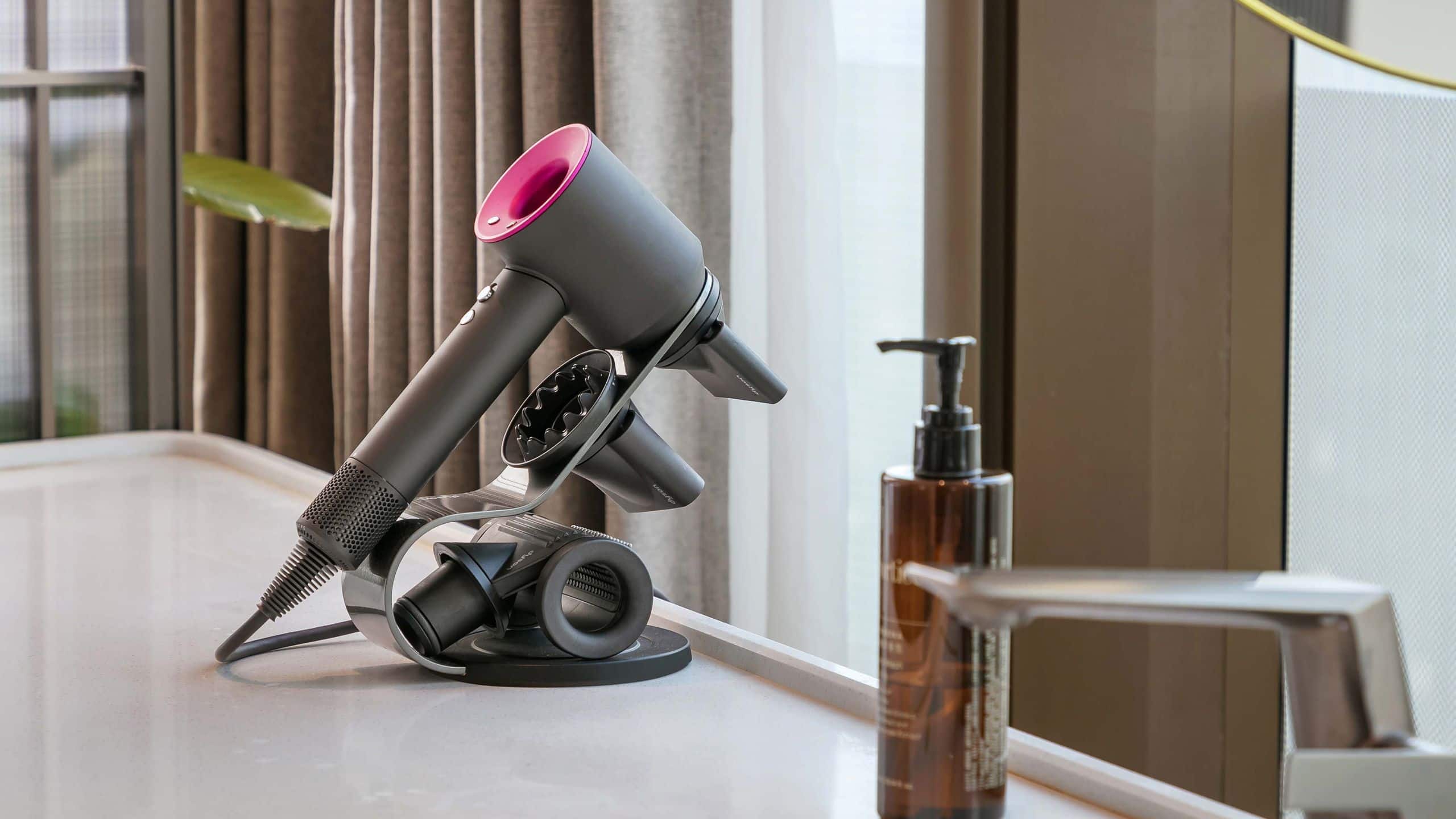 5 of 5 UrCove Foshan Downtown Executive City View Hair Dryer