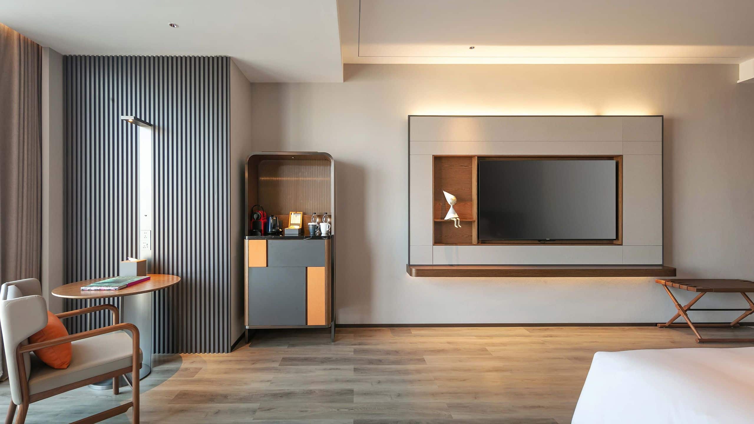 2 of 4 UrCove Foshan Downtown Executive Deluxe King Minibar