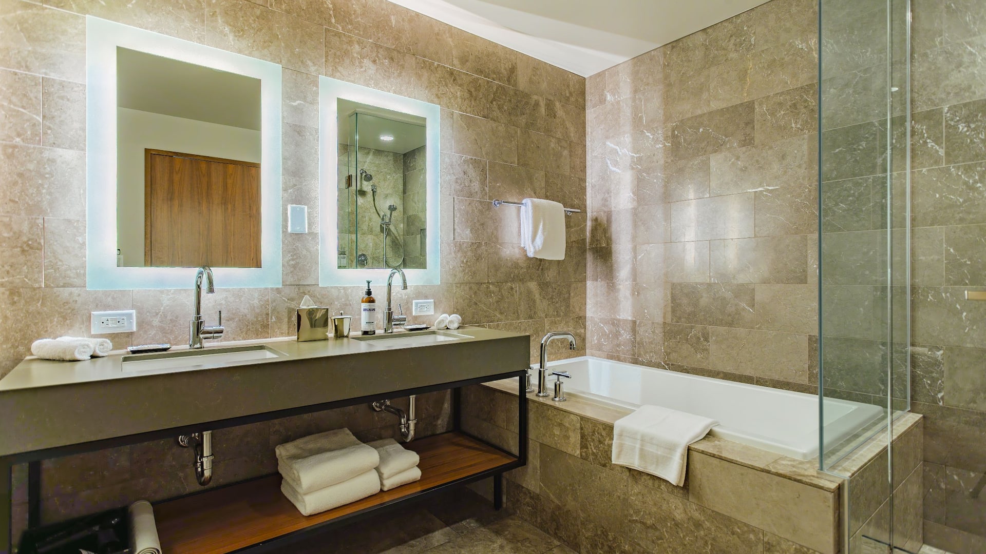 Hyatt Regency Lake Washington at Seattle's Southport Terrace Suite Bathroom