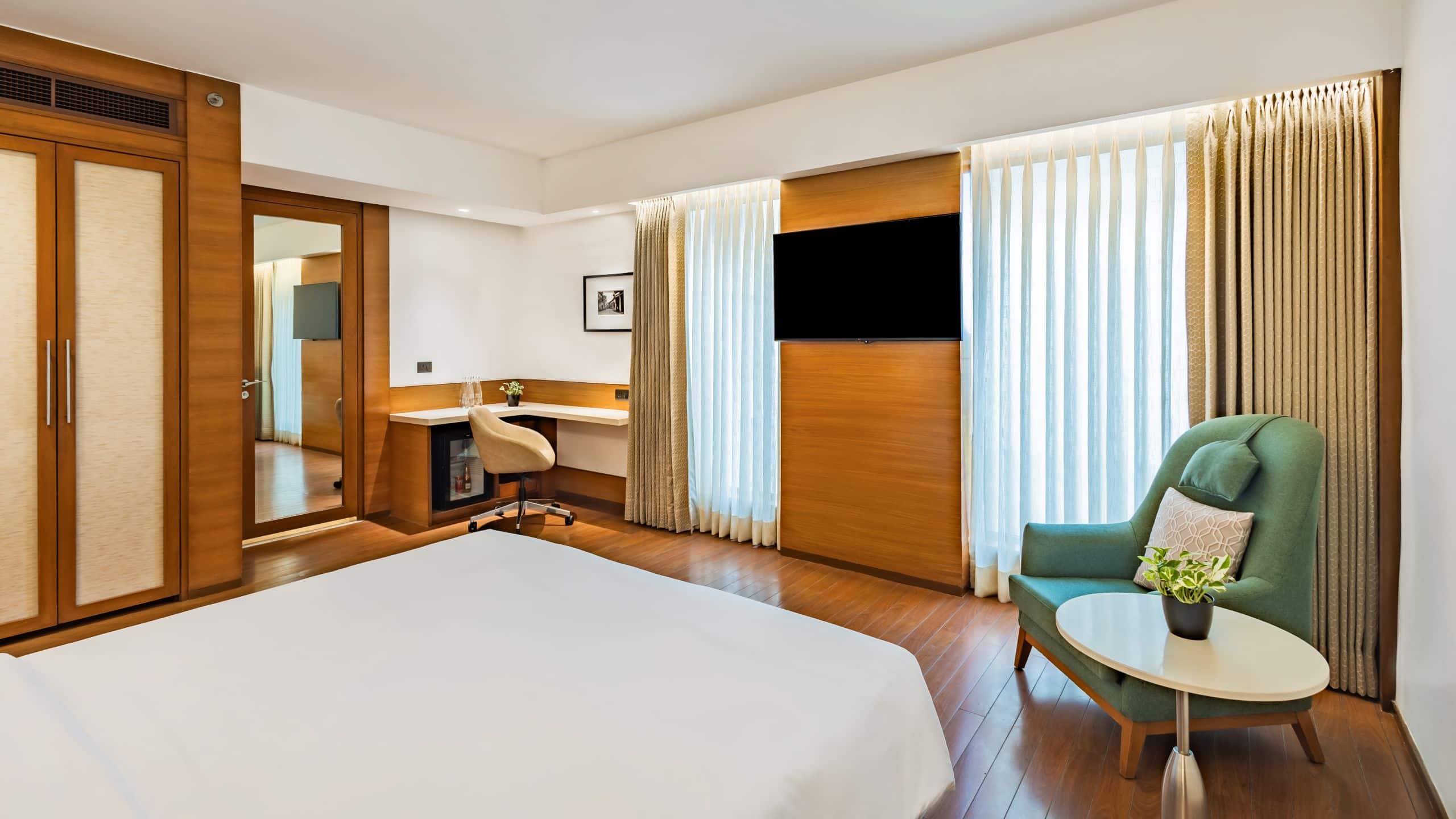 Hyatt Pune Deluxe Room Tv