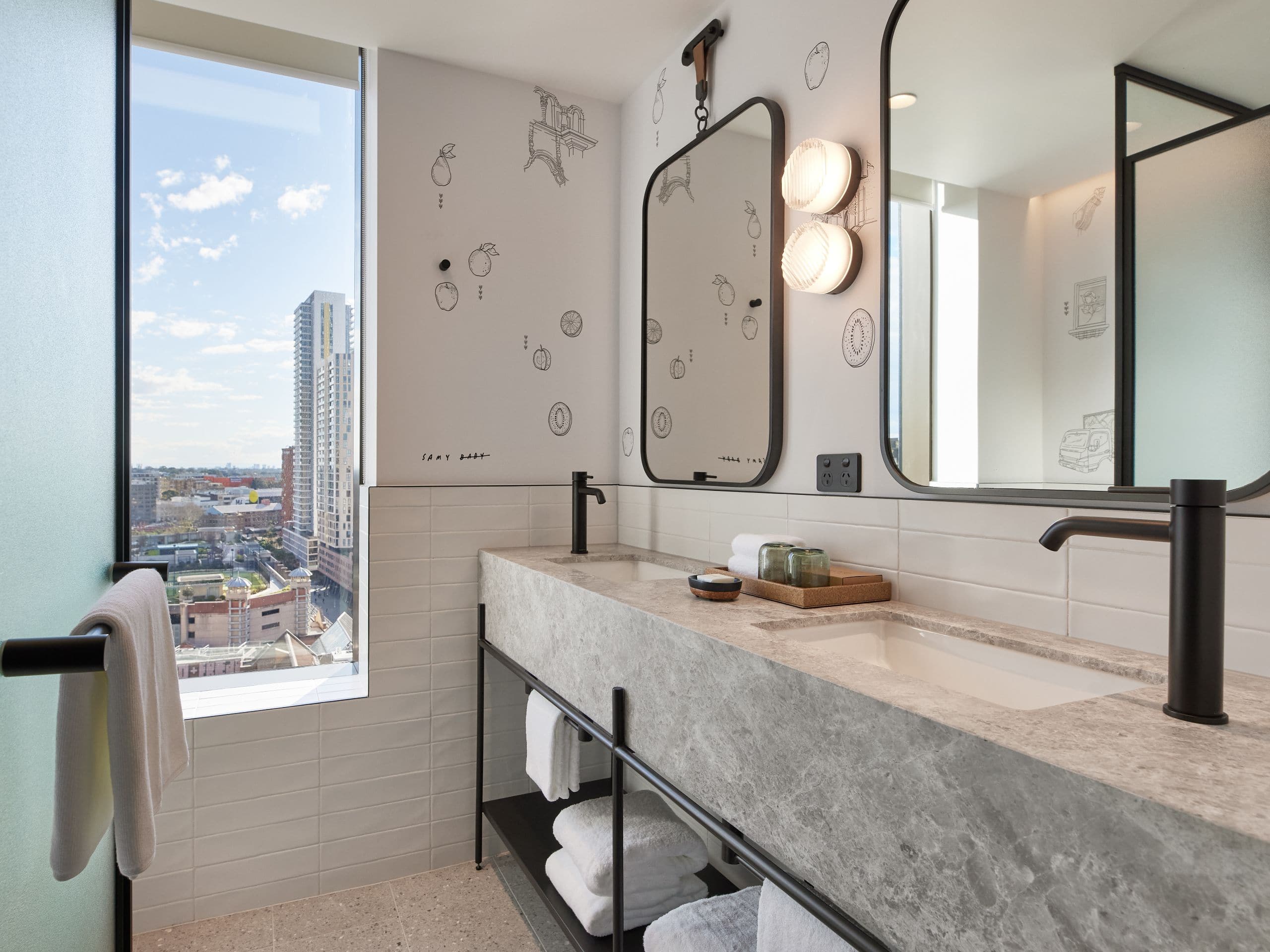 Caption by Hyatt Central Sydney Premium Bathroom