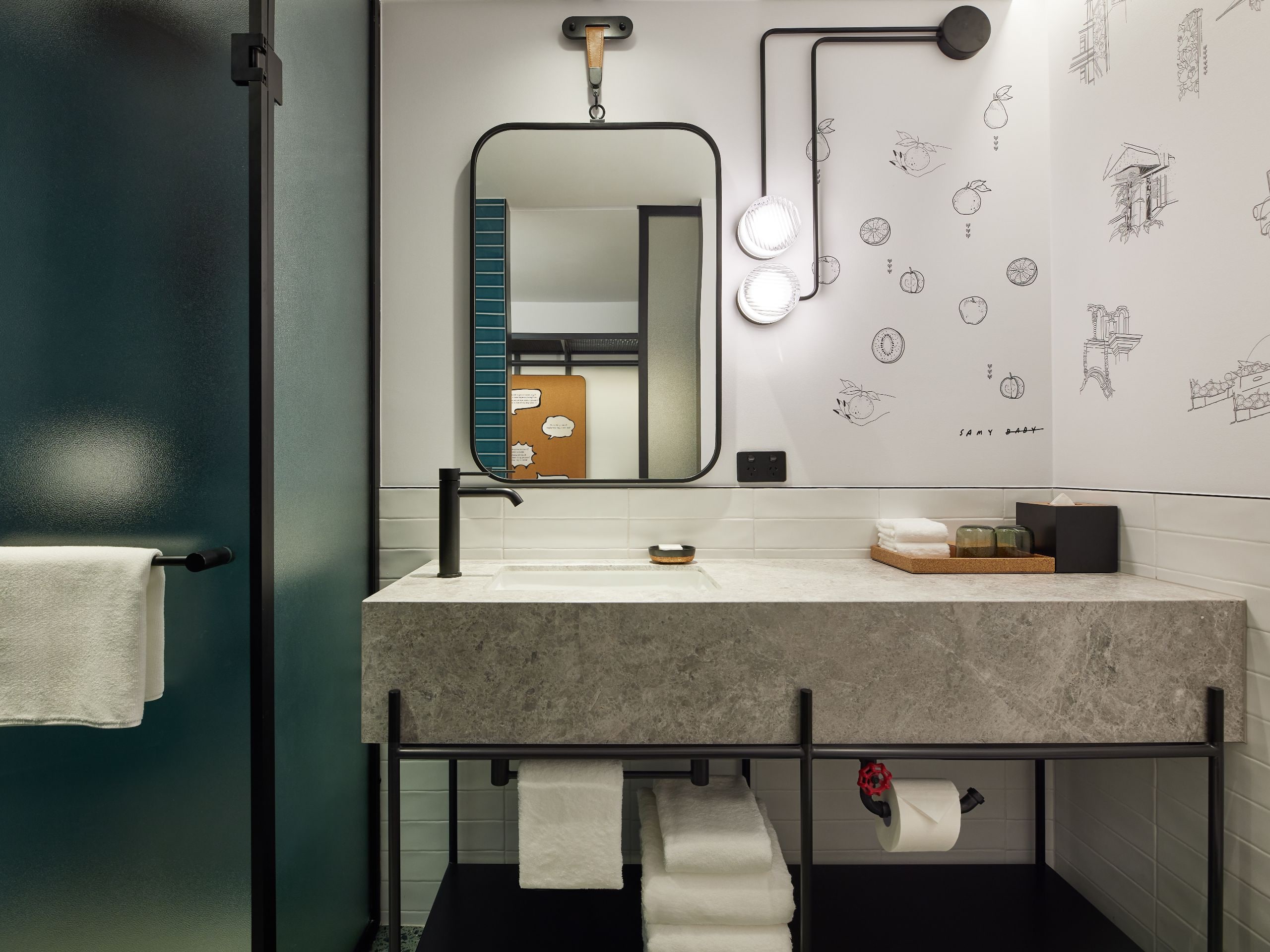 Caption by Hyatt Central Sydney Standard Bathroom