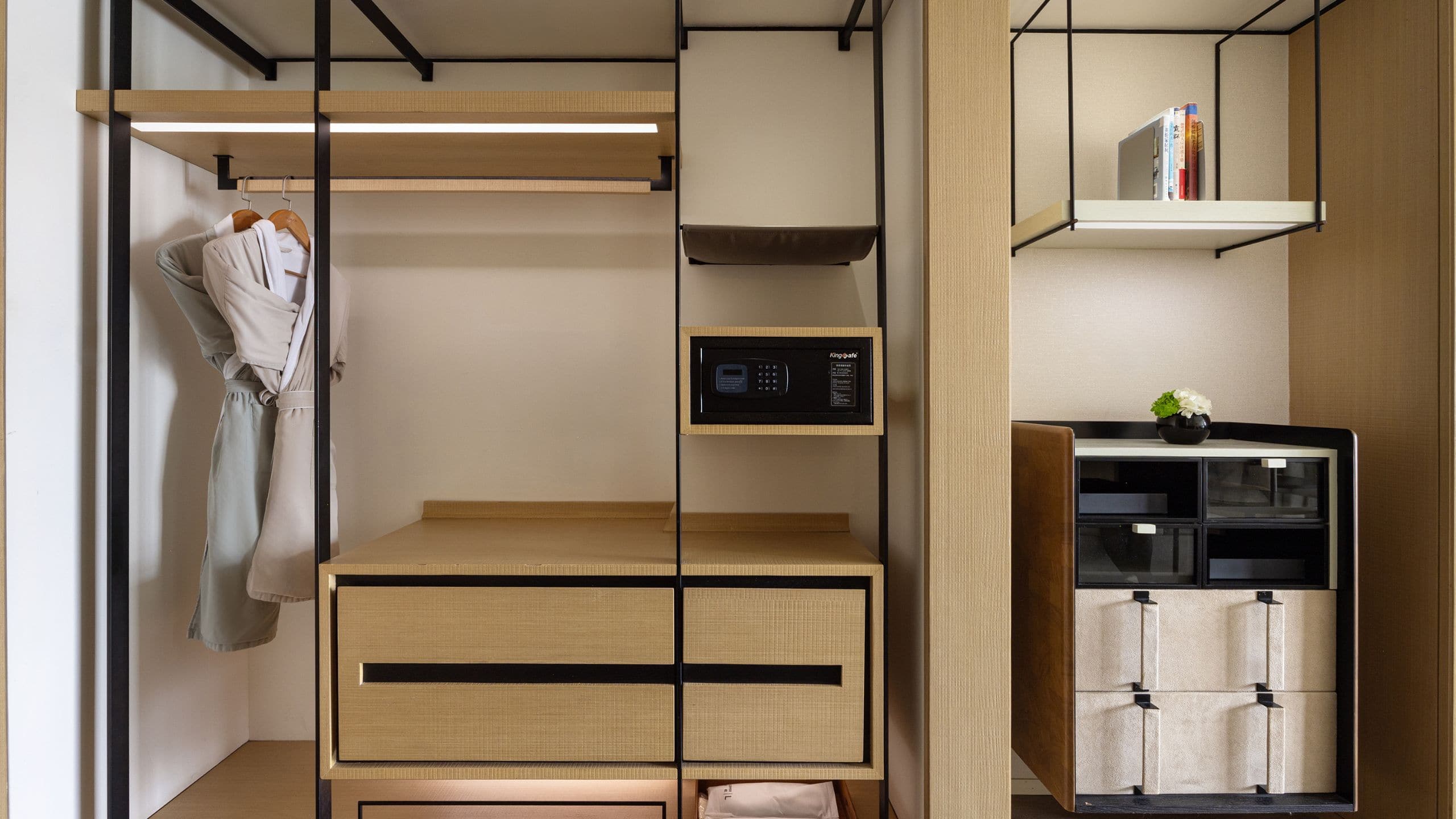 4 de 4 Kapok Shenzhen Luohu One King Bed Clocset