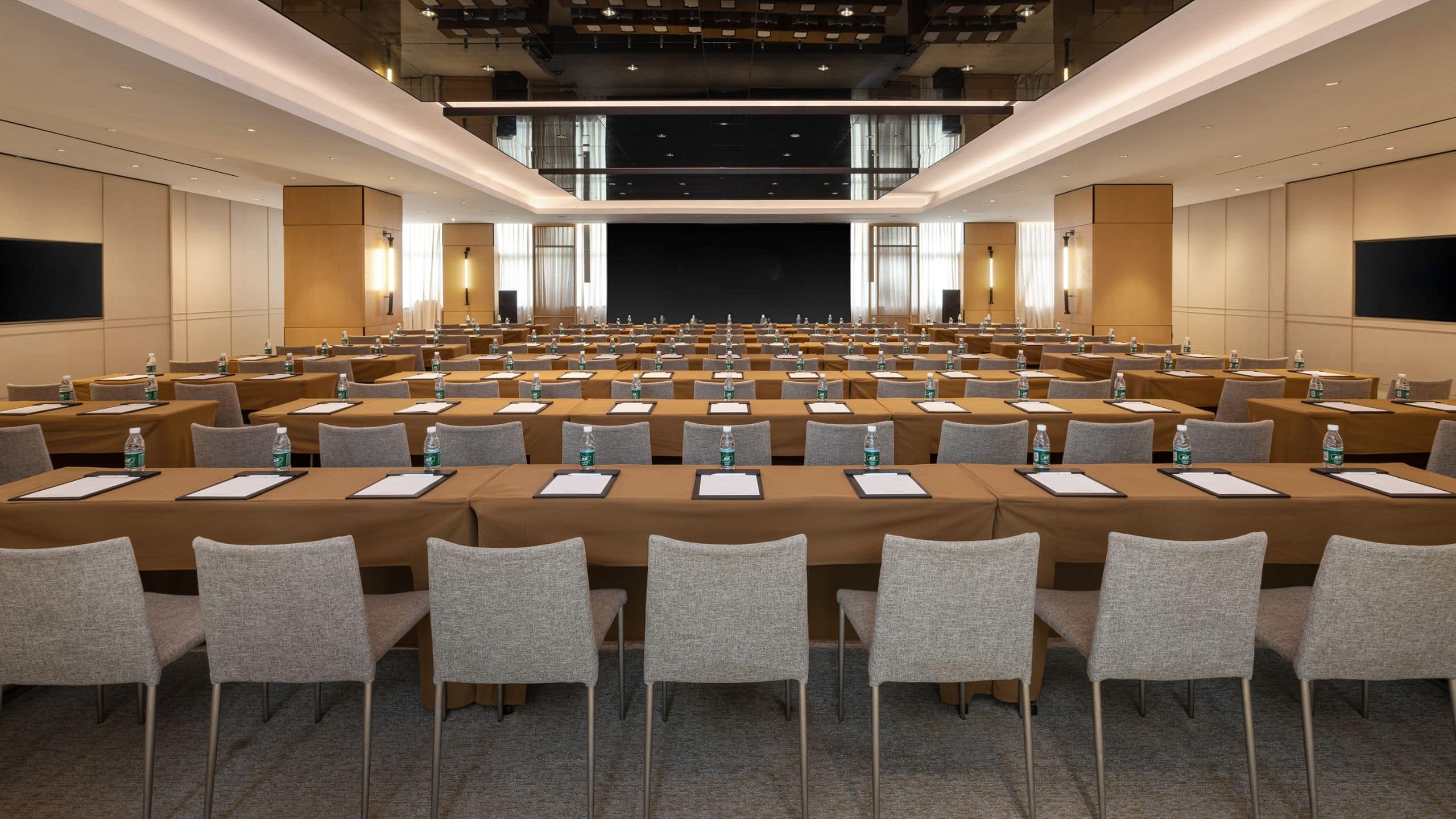 Kapok Shenzhen Luohu Banquet Hall Classroom In Ward