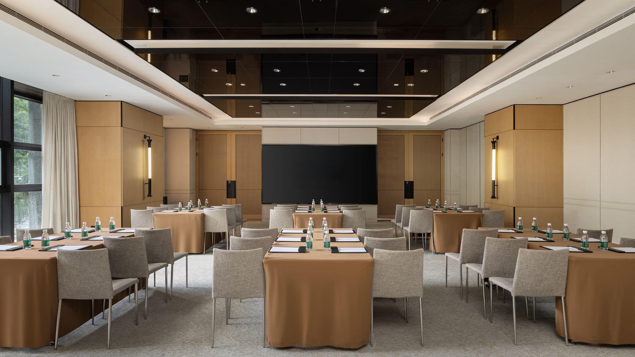 第 1，共 2 Kapok Shenzhen Luohu Banquet Hall Group Based