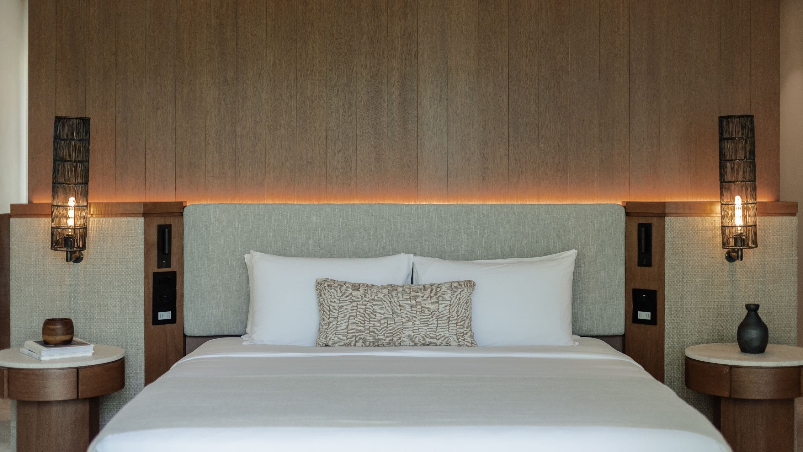 Alila Mayakoba King Headboard And Bedside Tables With Lighting