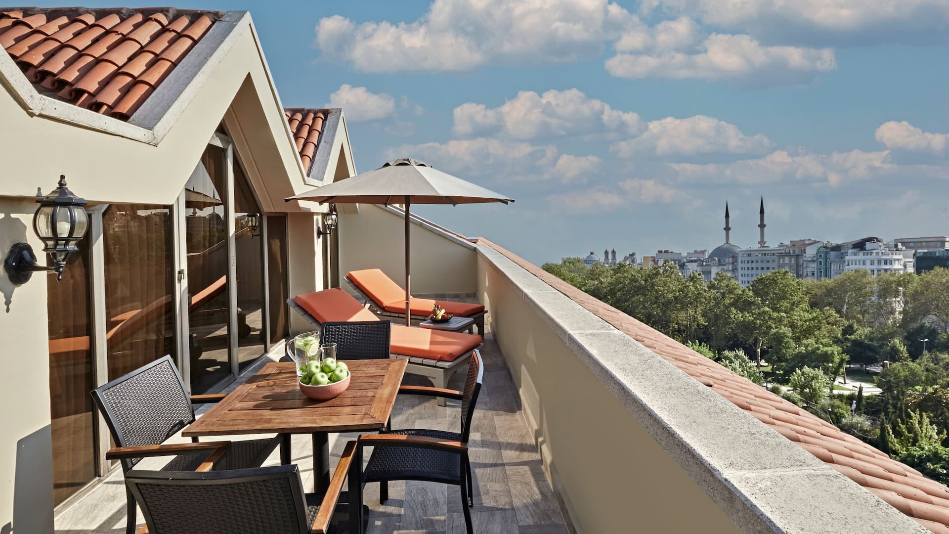 6 von 6 Grand Hyatt Istanbul Three Bedroom City View Terrace Suite View