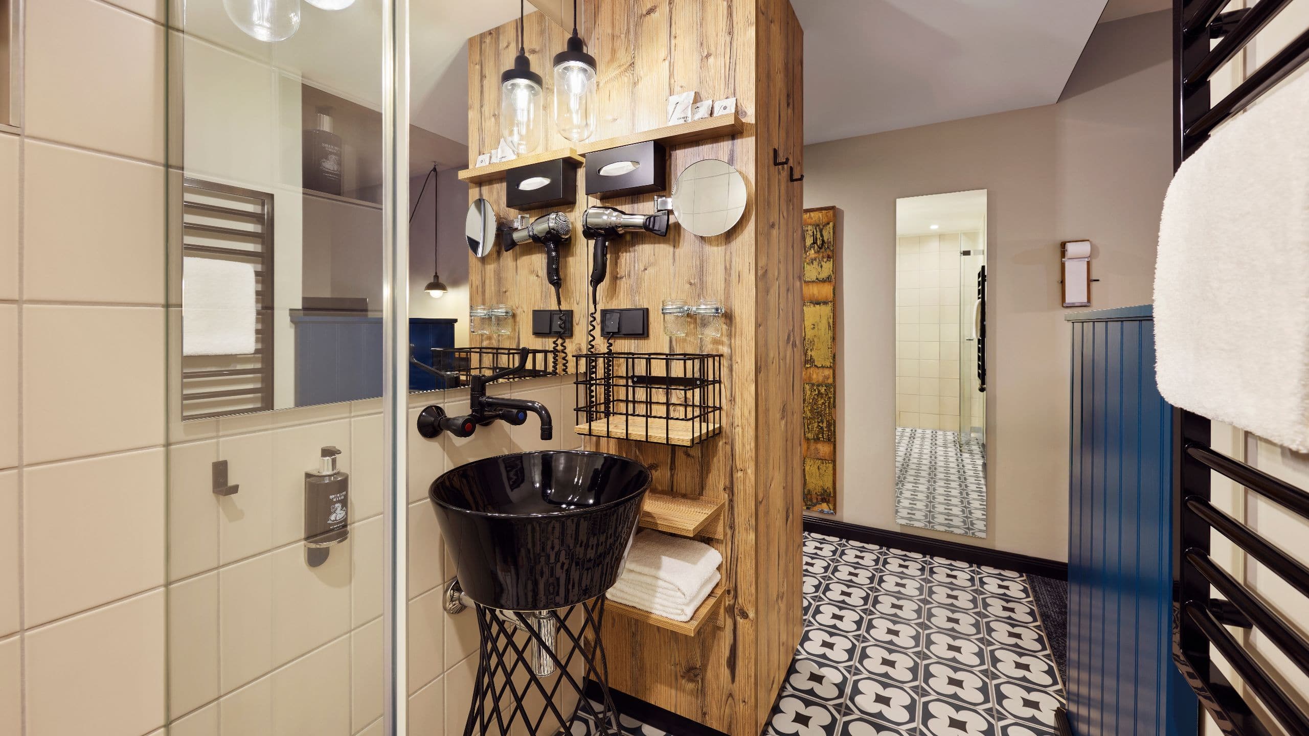 4 of 6 Me and All Hotel Mainz All Bathrooms