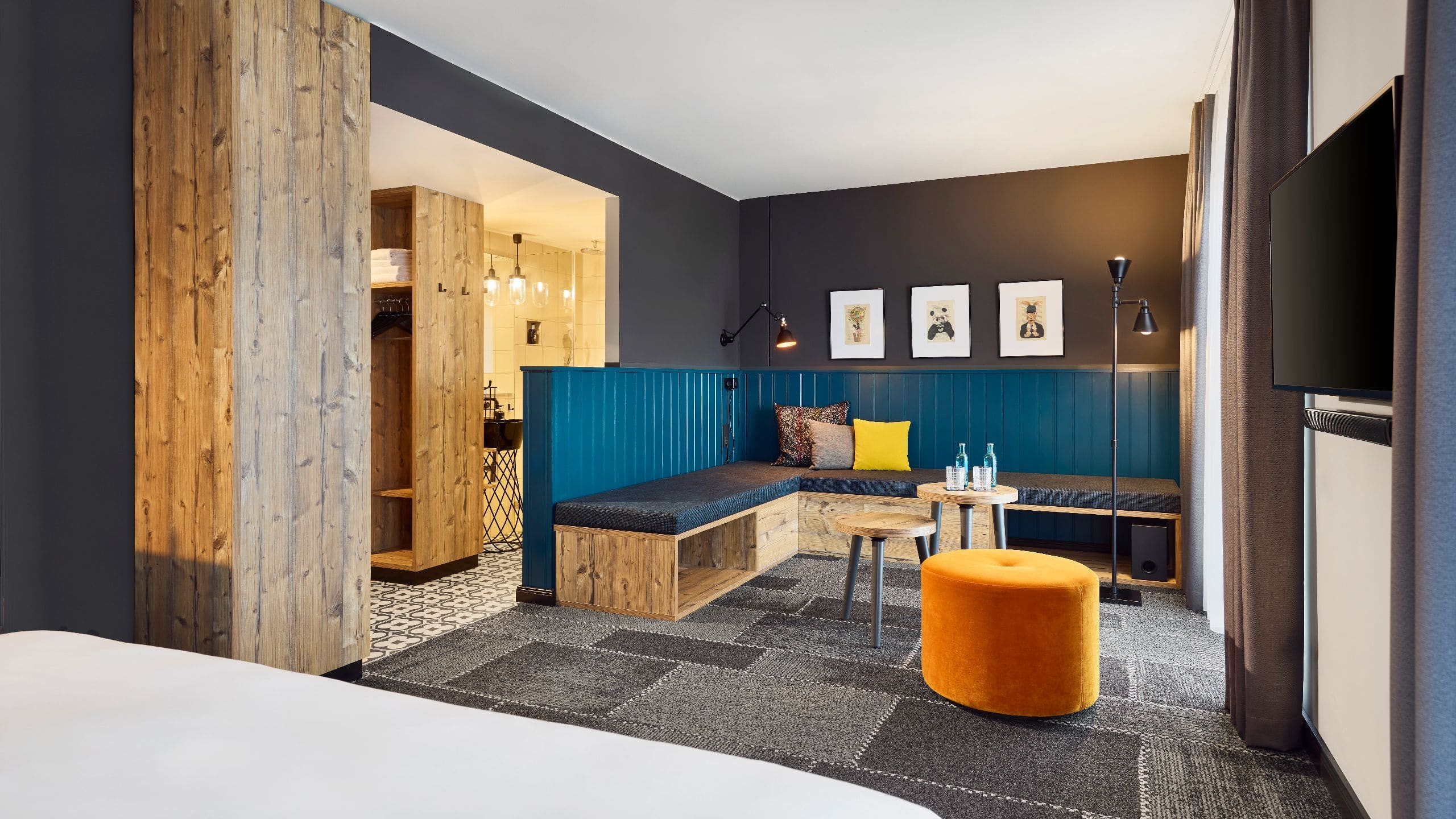 2 of 8 Me and All Hotel Mainz King Bed Premium Overview