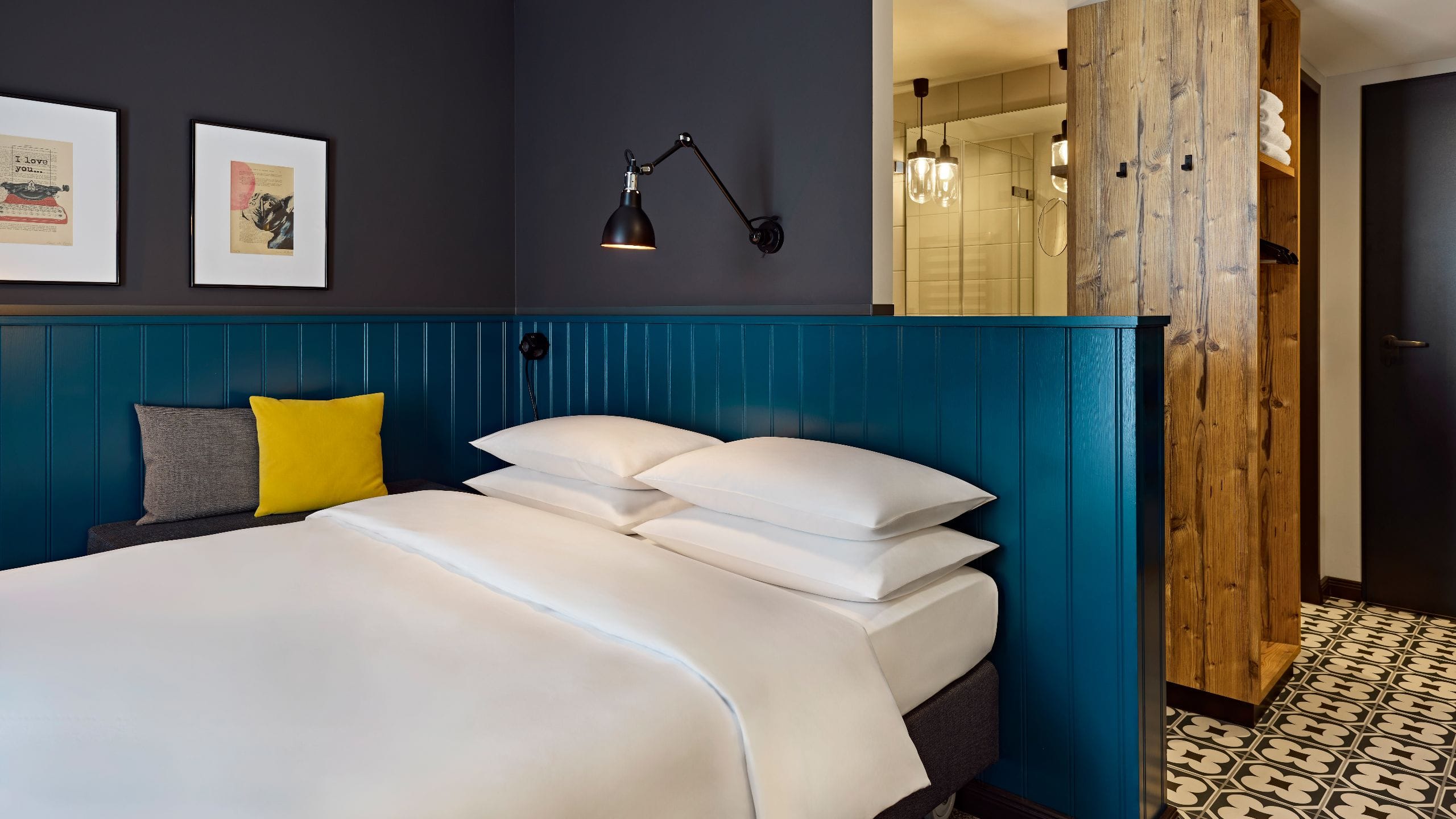 Me and All Hotel Mainz King Bed