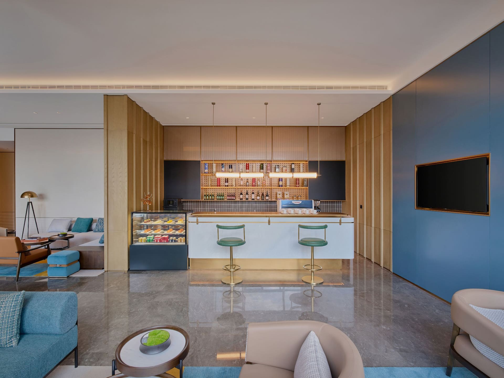 Hyatt Place Kunming South Railway Station Lobby Bar Area